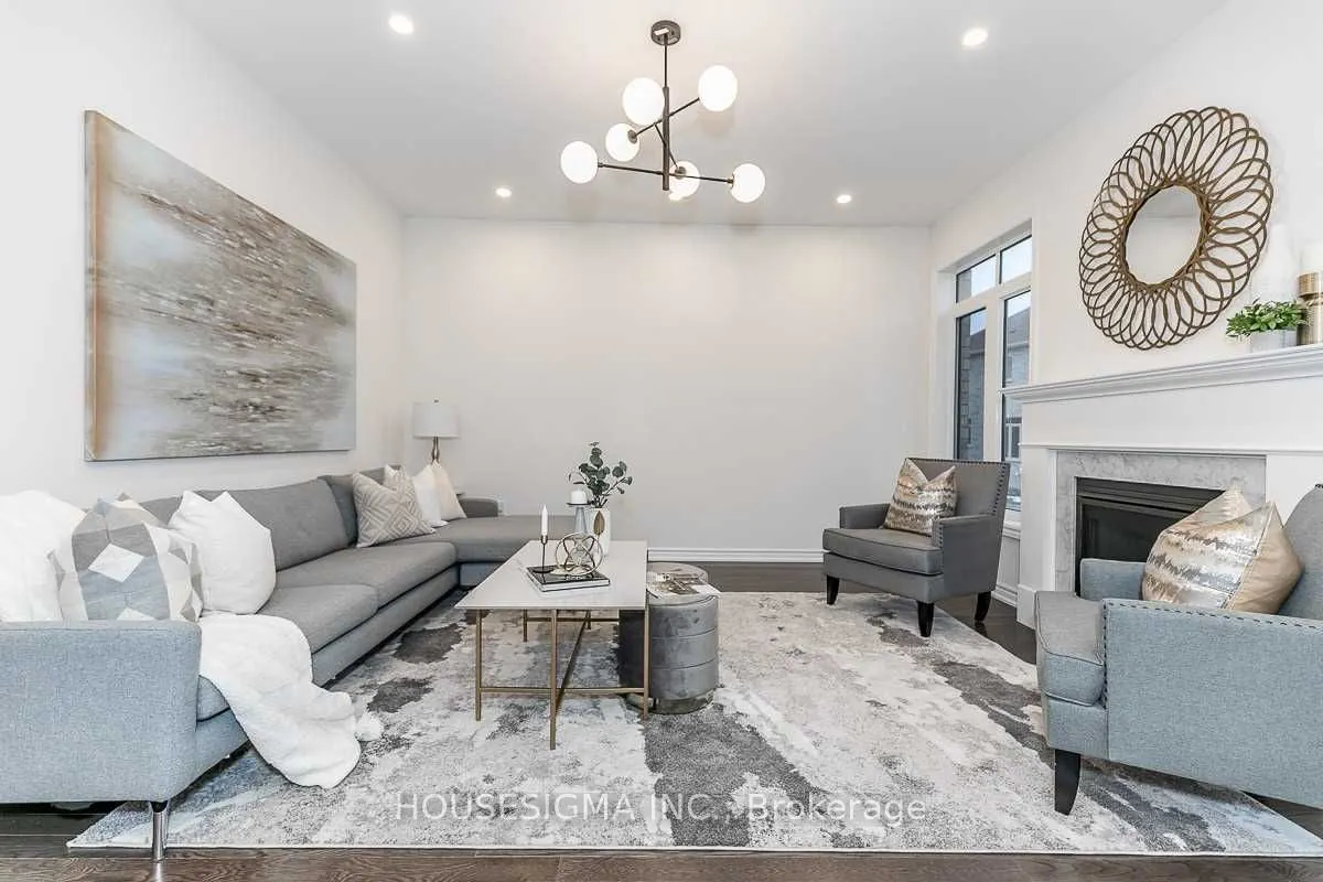 121 Ferragine Crescent