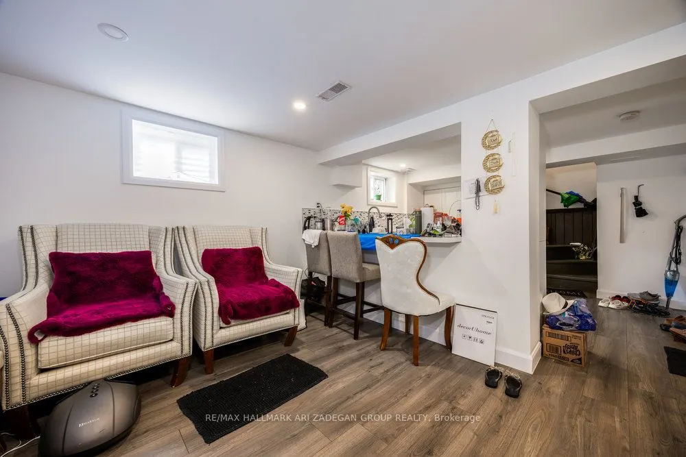 47 Newbury Drive