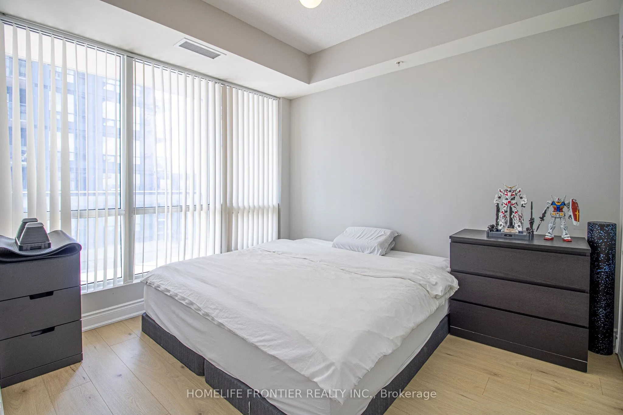 9090 Yonge Street, #609B