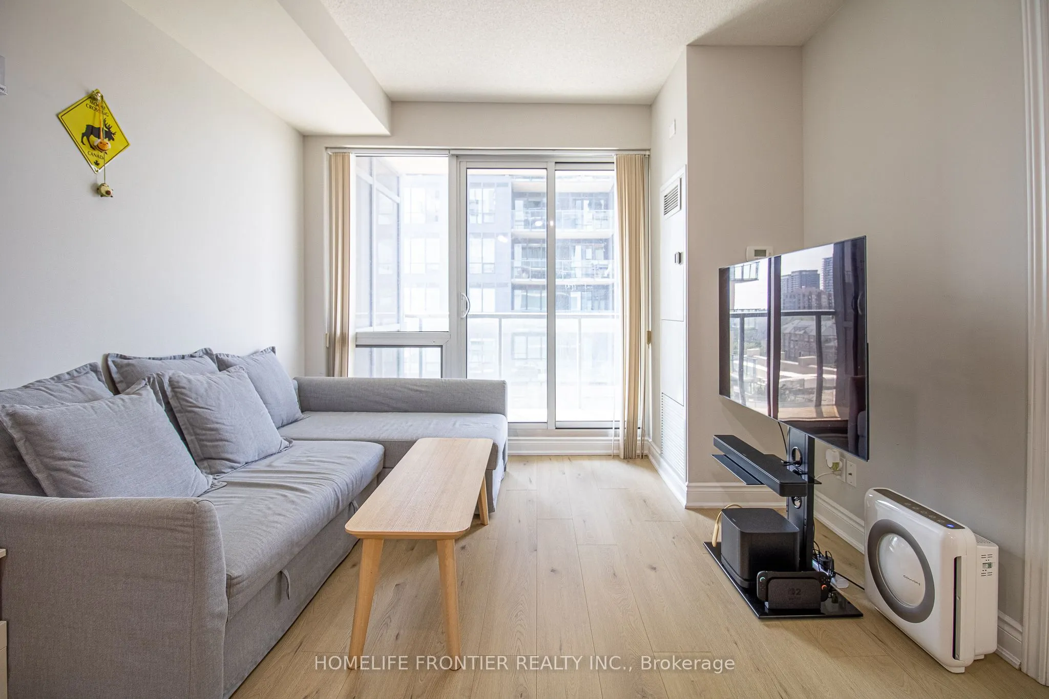 9090 Yonge Street, #609B
