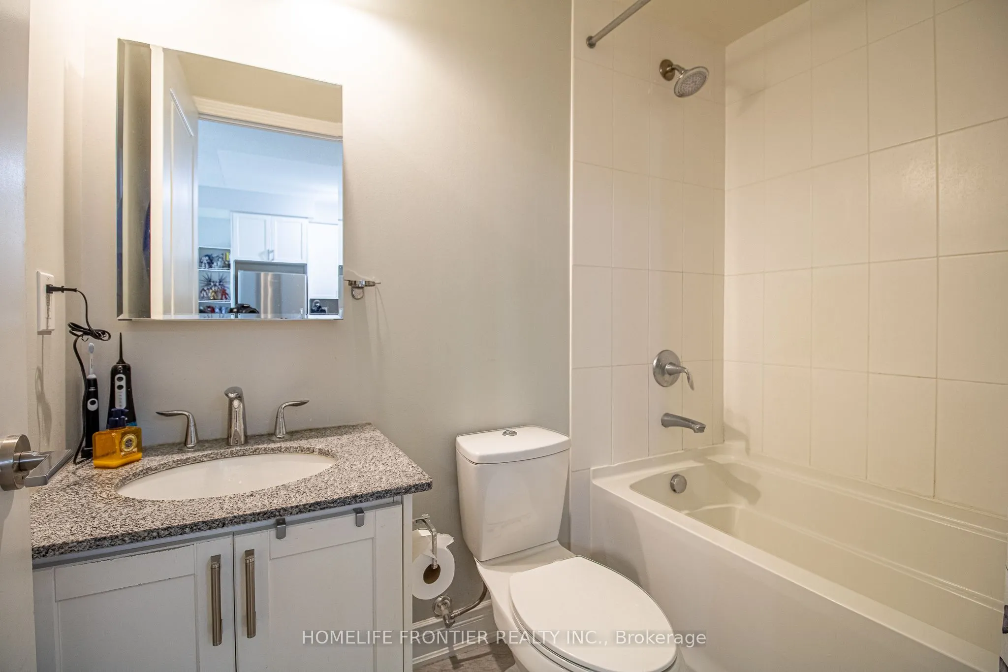 9090 Yonge Street, #609B