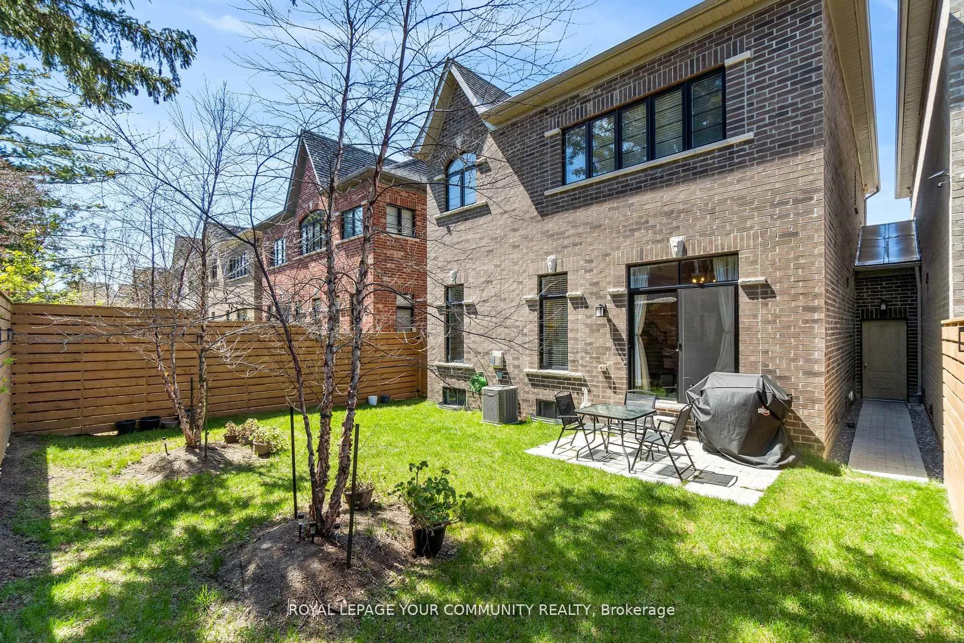 8 Duncombe Lane