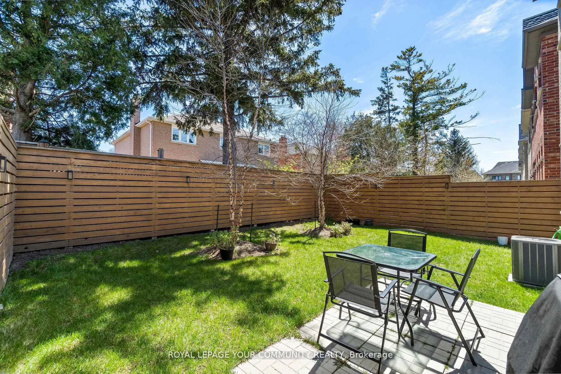 8 Duncombe Lane