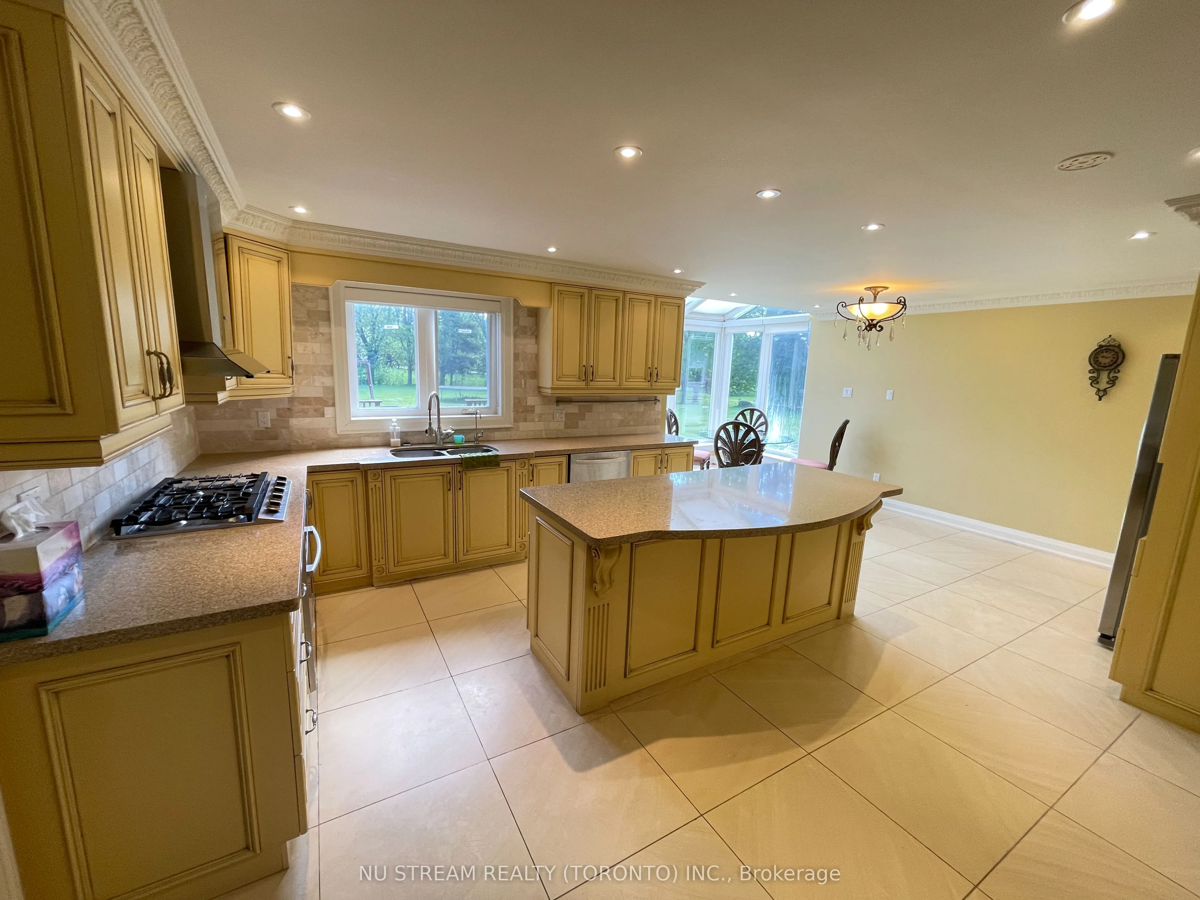 4 Willow Creek Drive