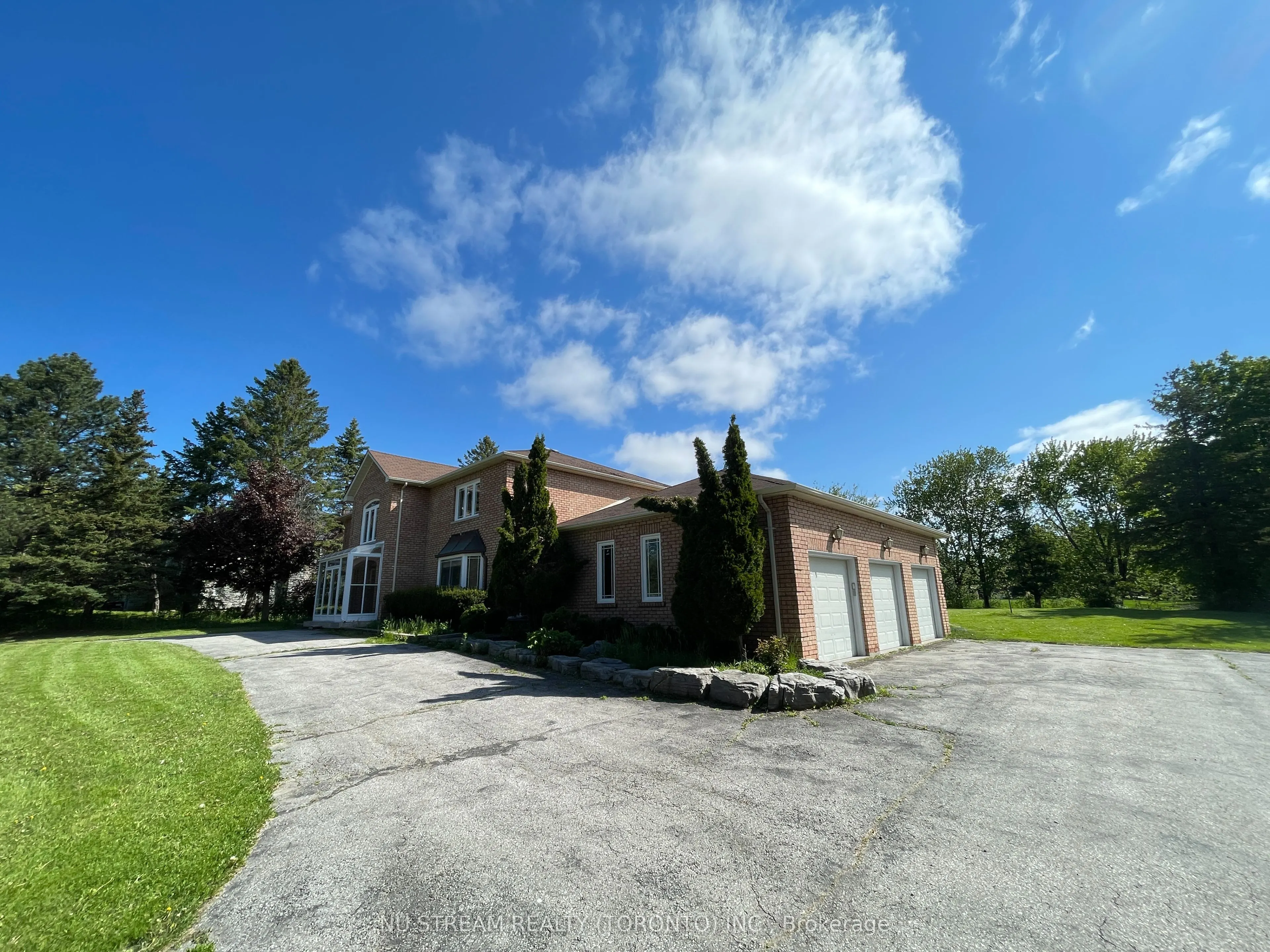 4 Willow Creek Drive