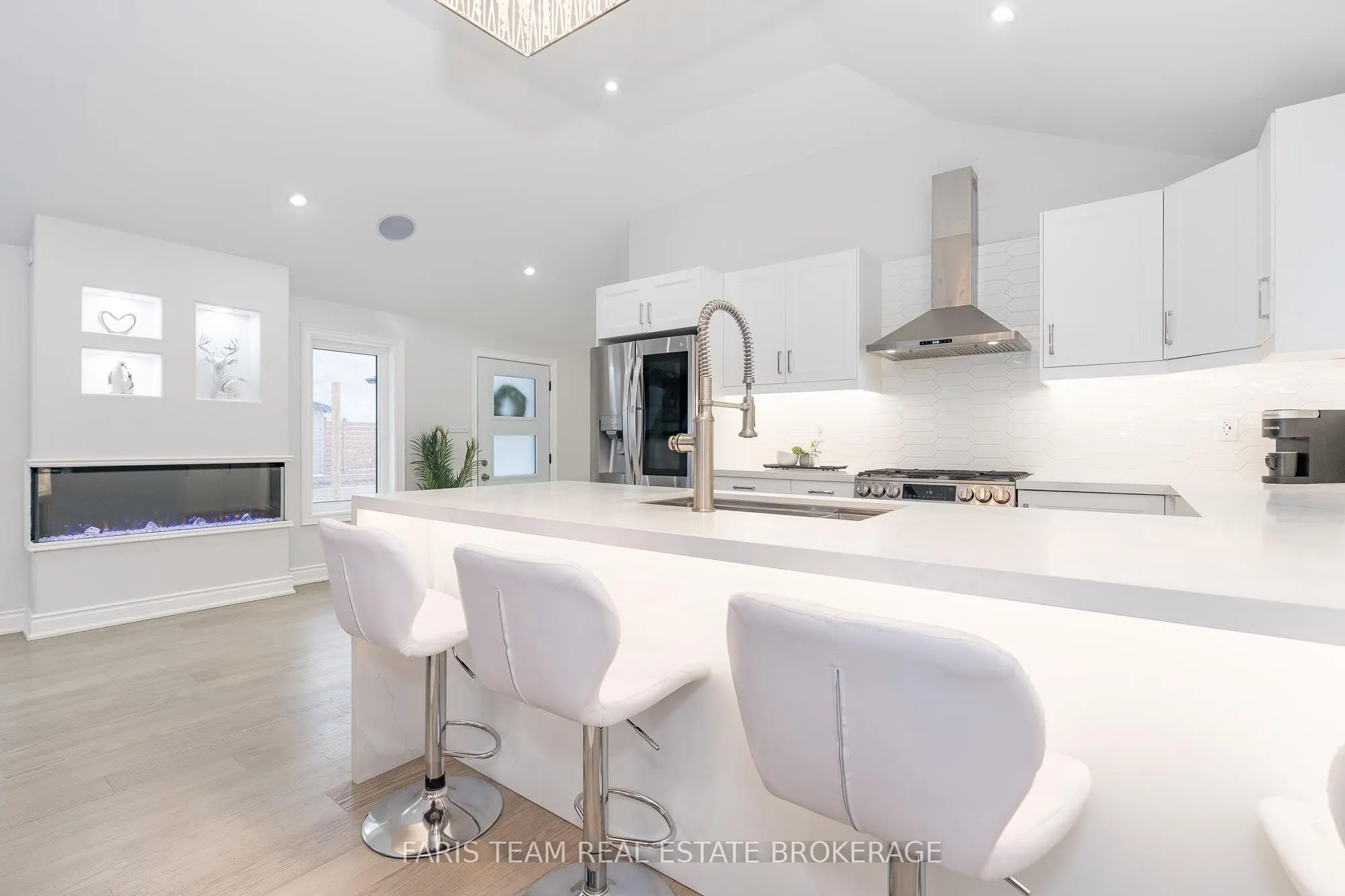 1135 Poplar Drive