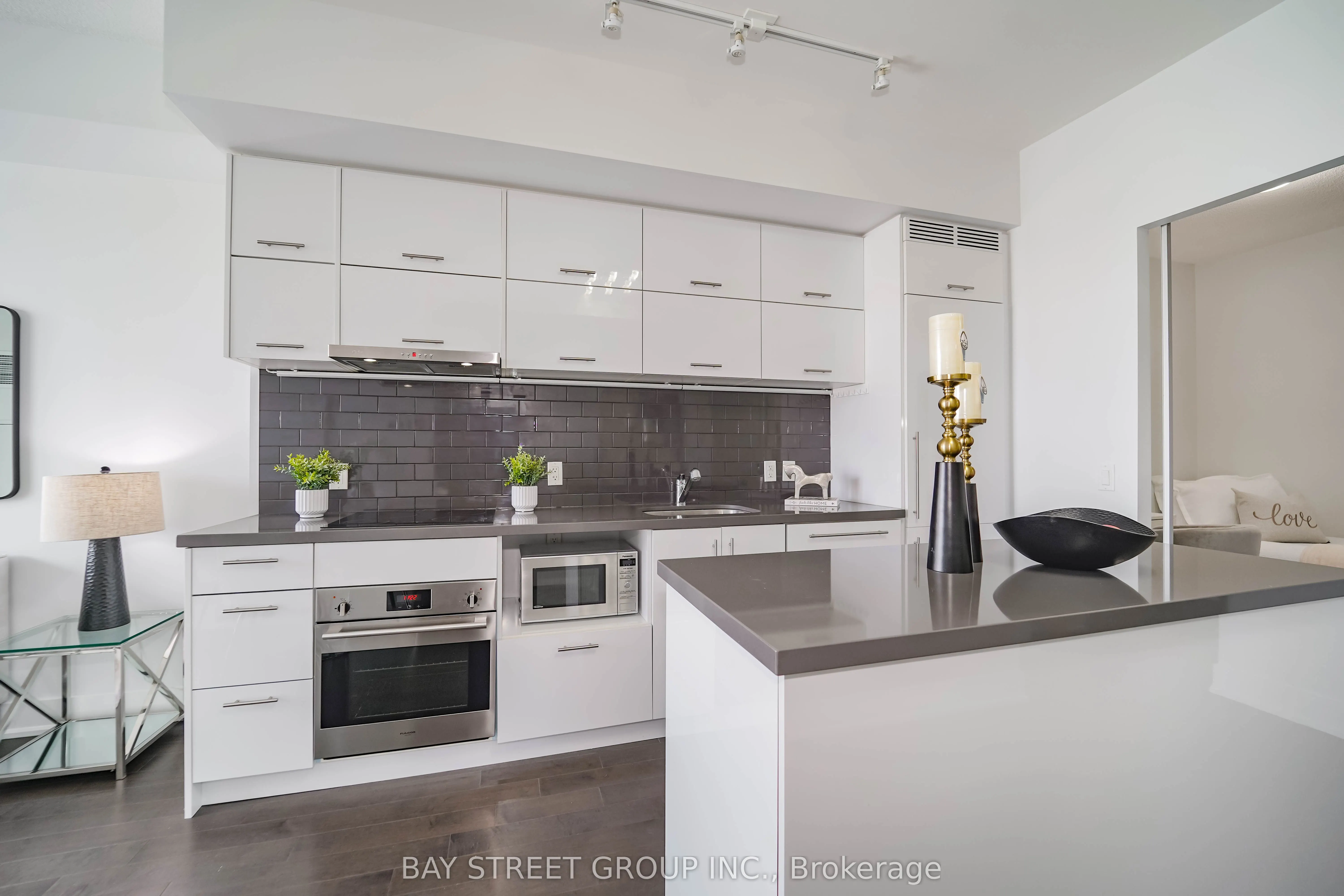 8081 Birchmount Road, #909