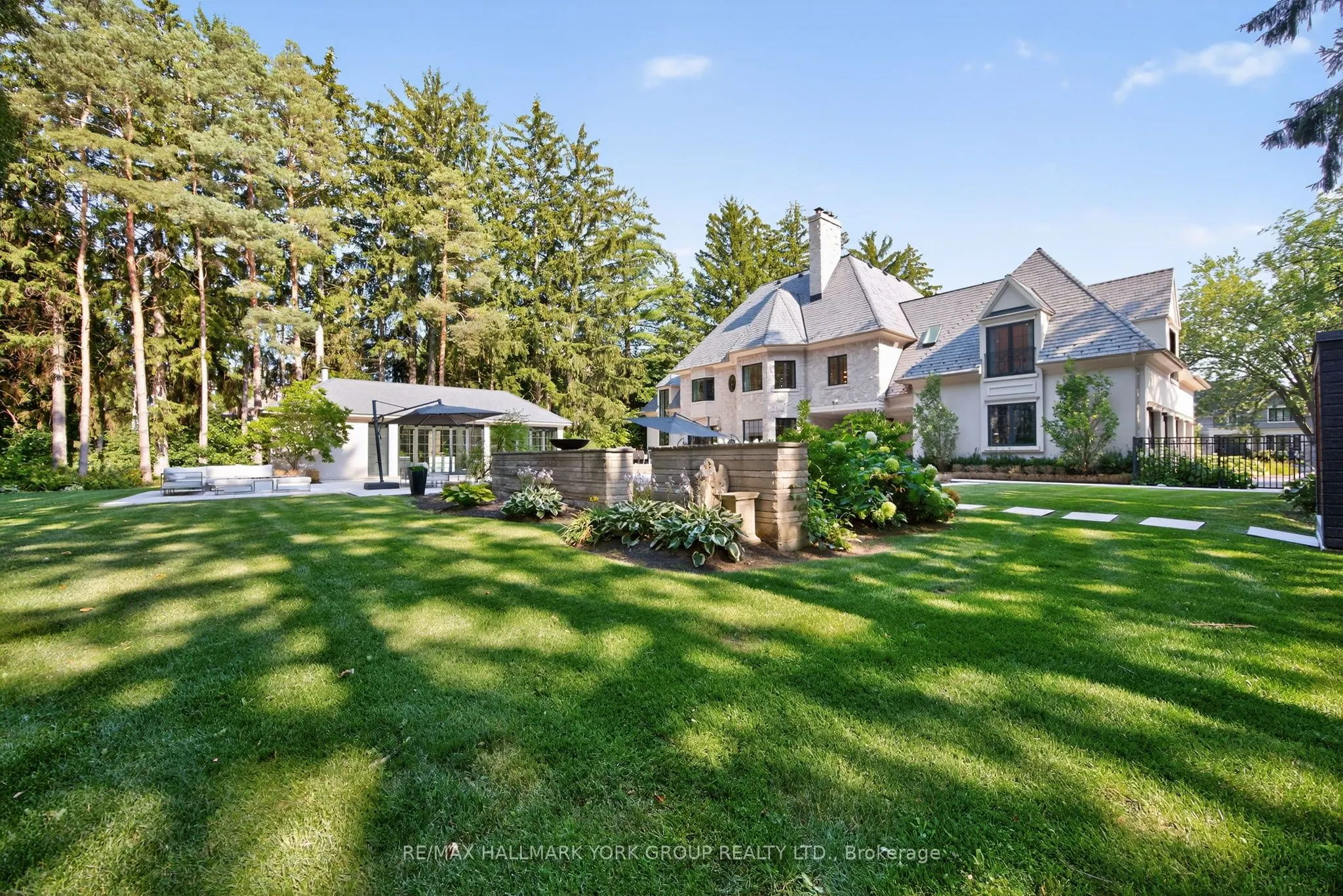 108 Kennedy Street W