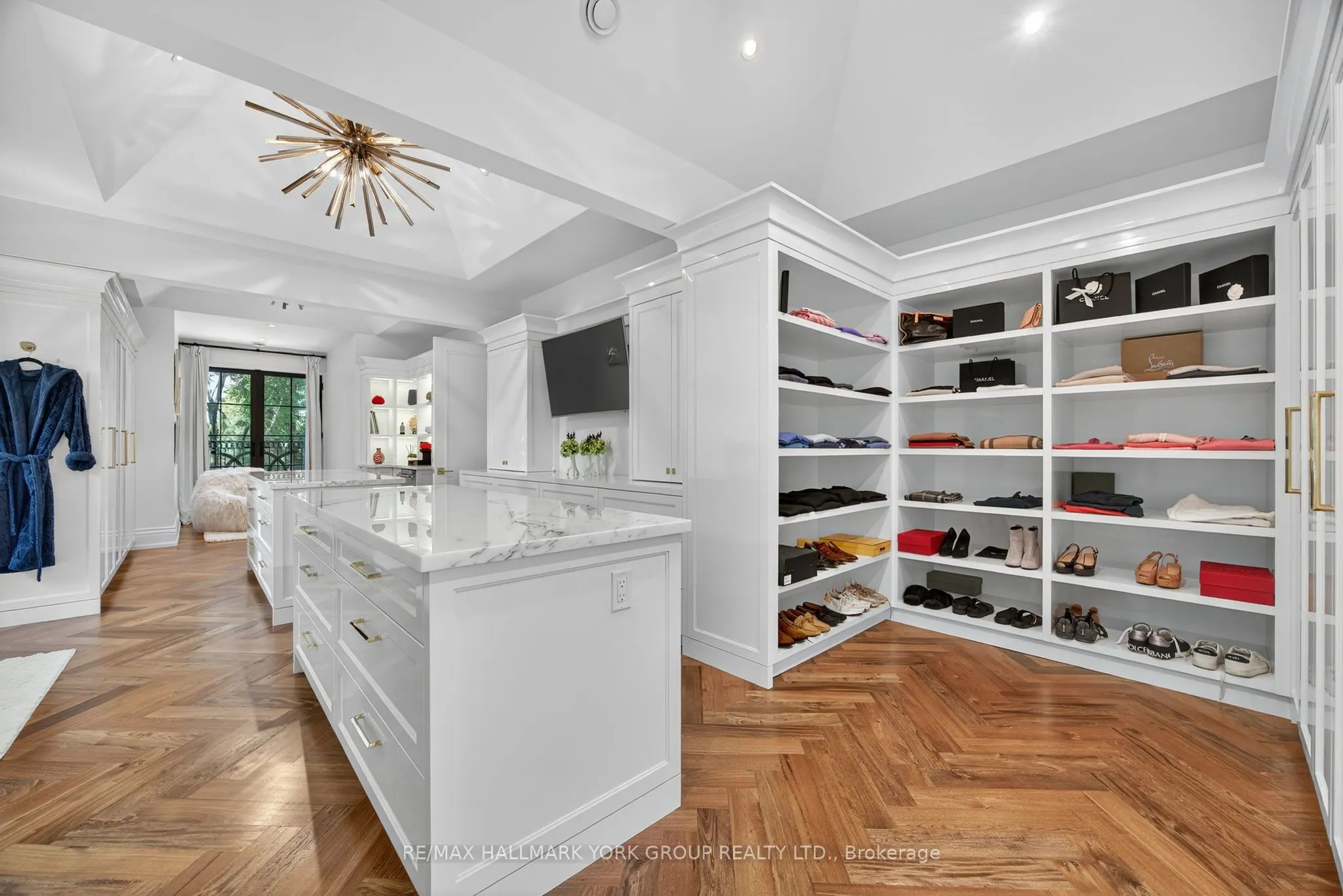 108 Kennedy Street W