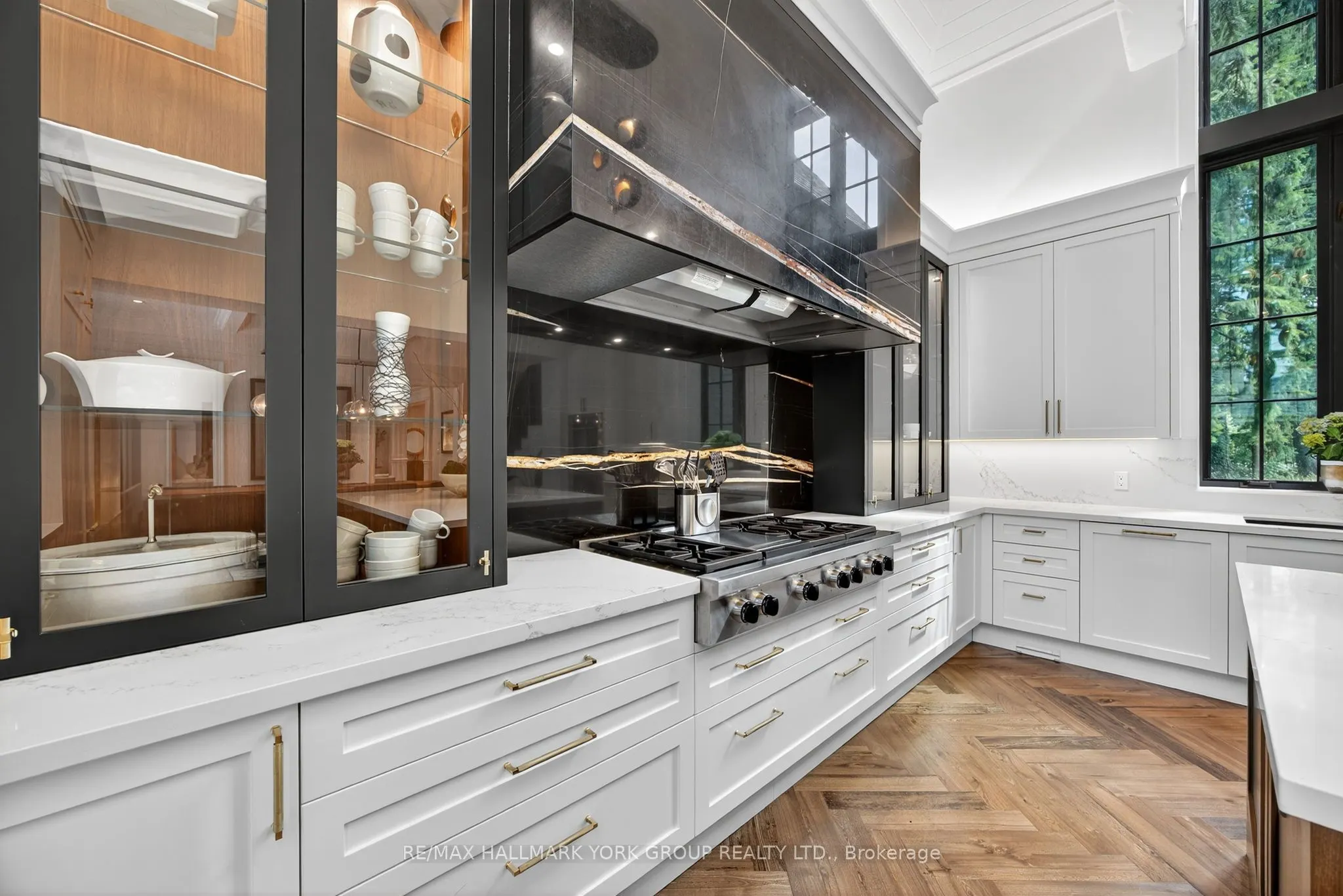 108 Kennedy Street W