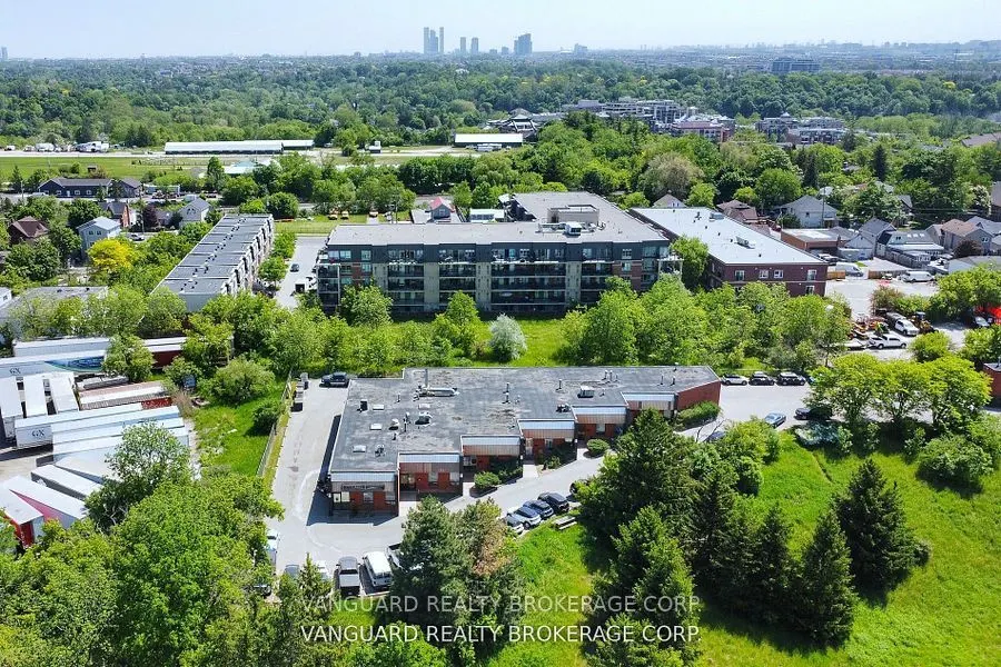 350 Woodbridge Avenue, #17