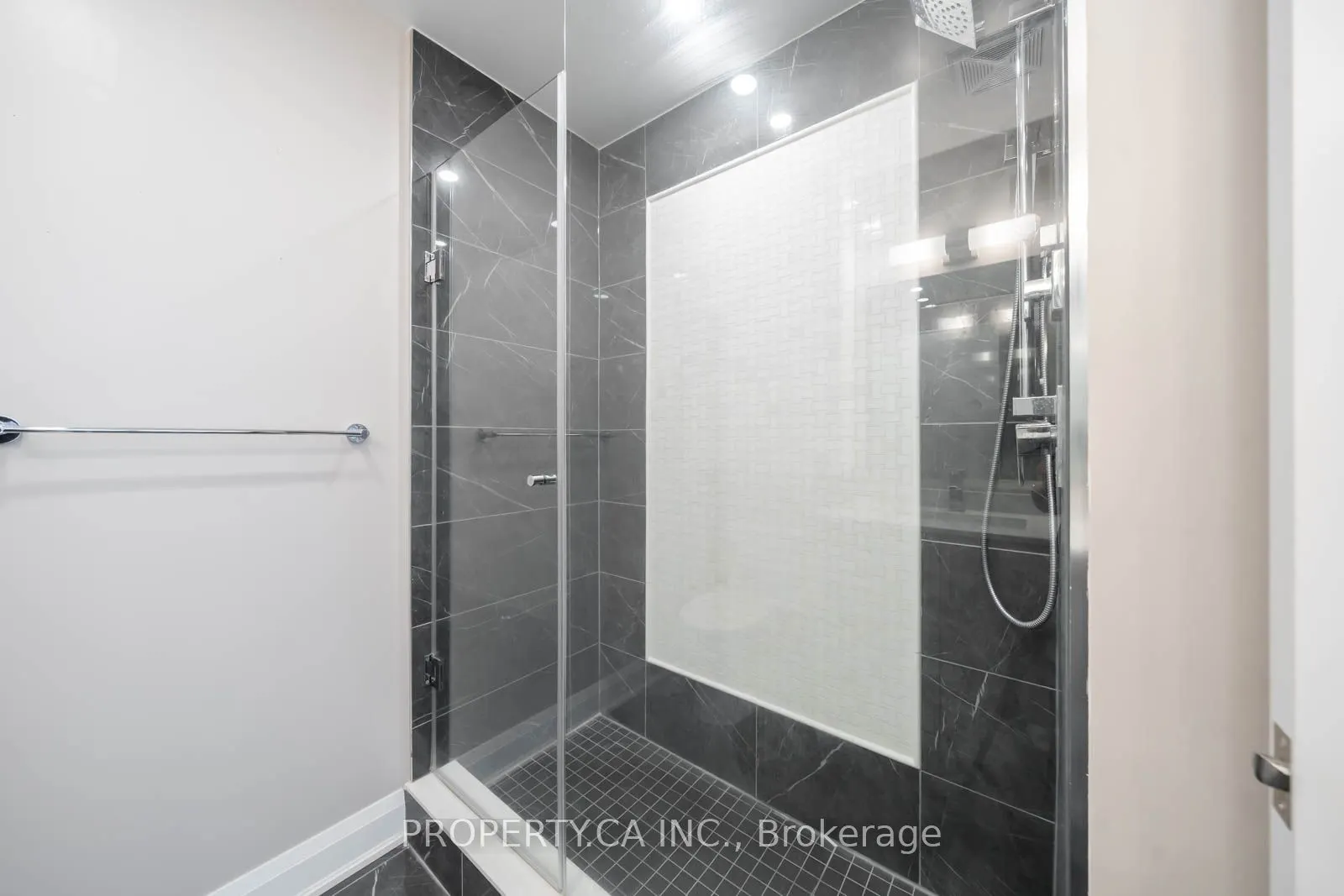 10 Gatineau Drive, #216W