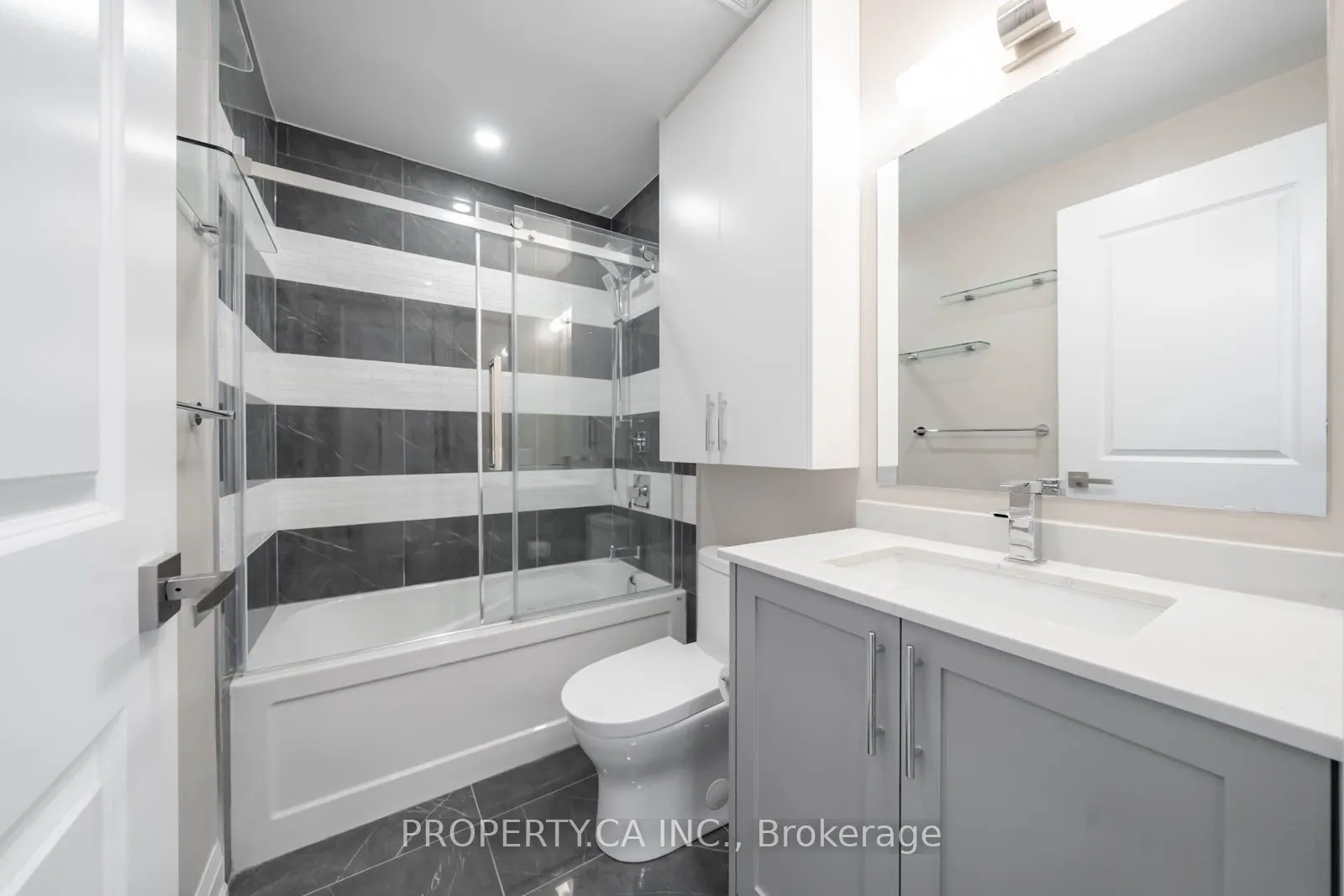10 Gatineau Drive, #216W
