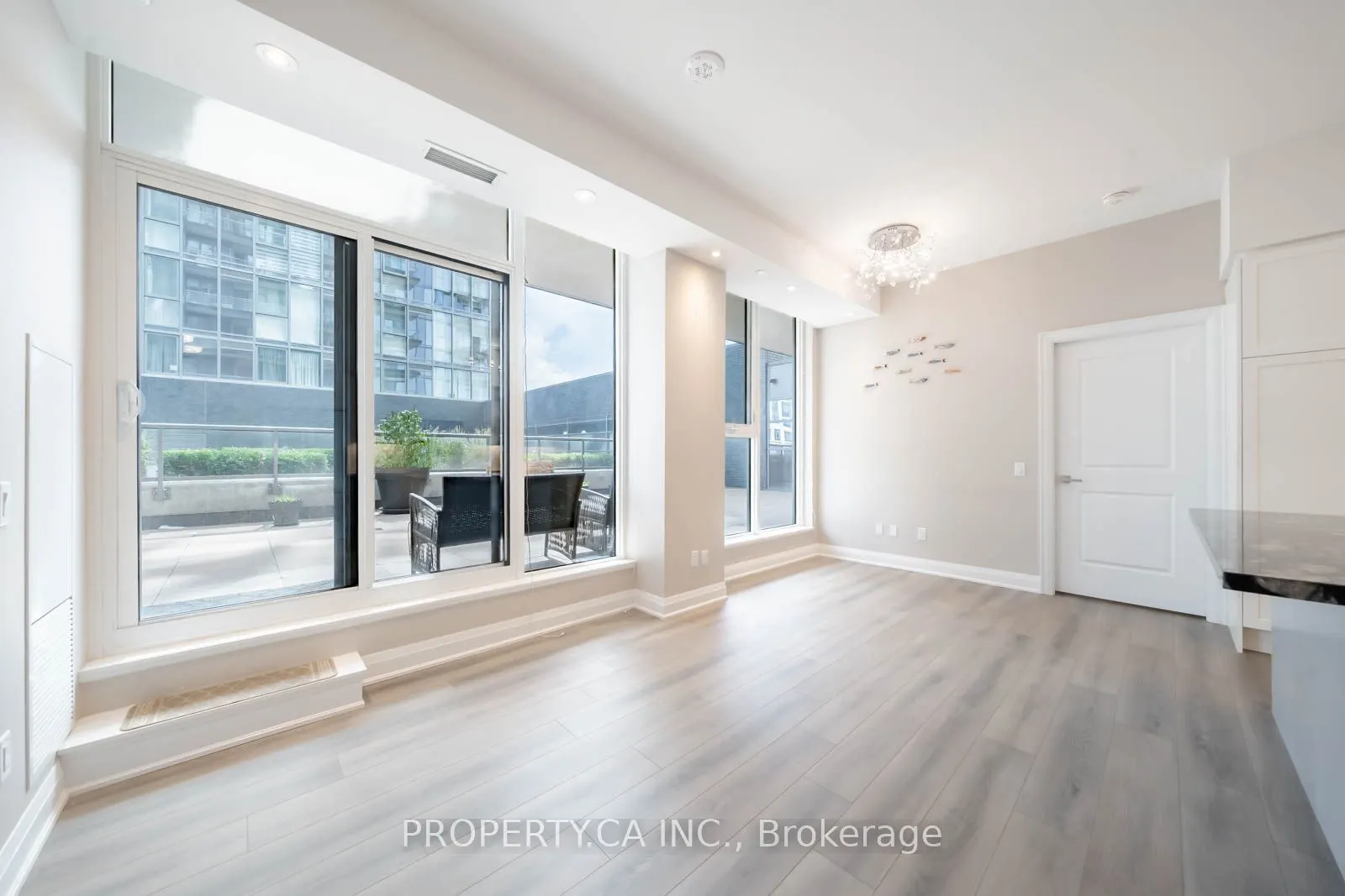 10 Gatineau Drive, #216W