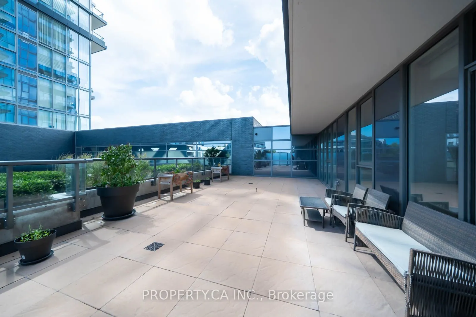 10 Gatineau Drive, #216W