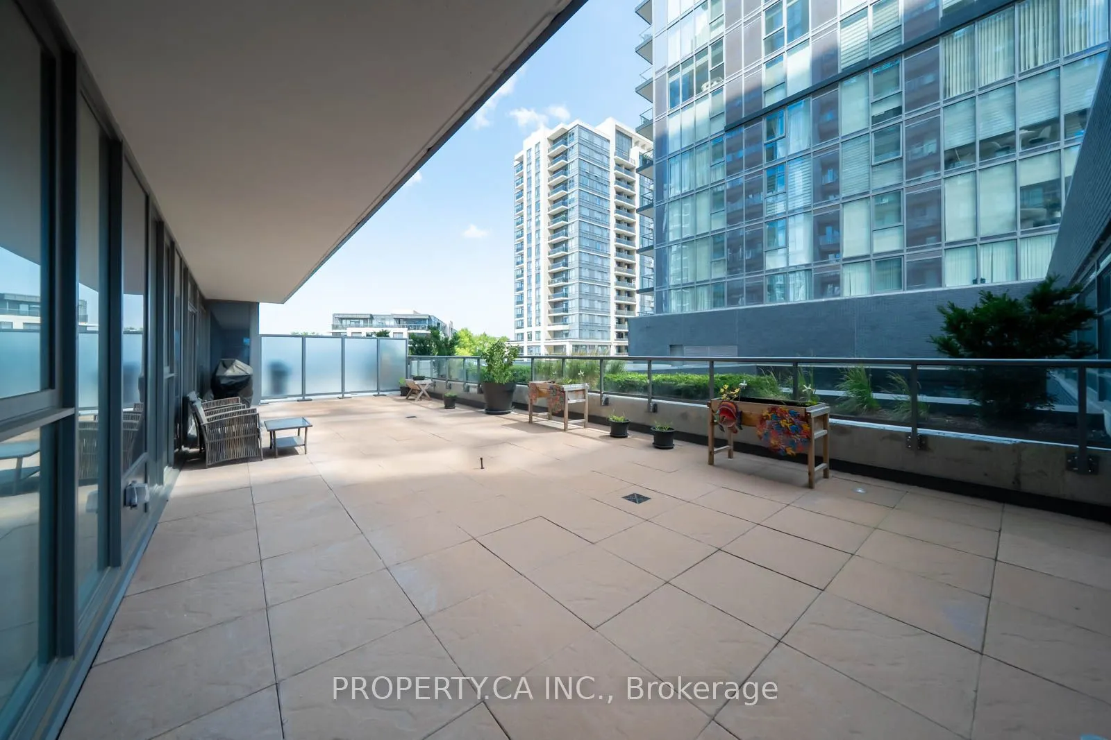 10 Gatineau Drive, #216W