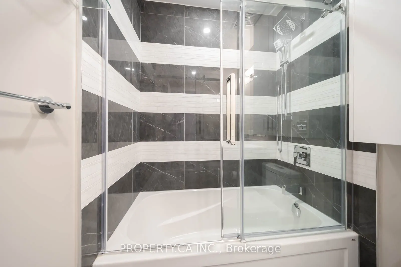 10 Gatineau Drive, #216W