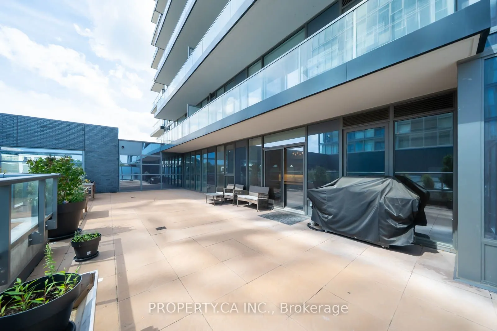 10 Gatineau Drive, #216W
