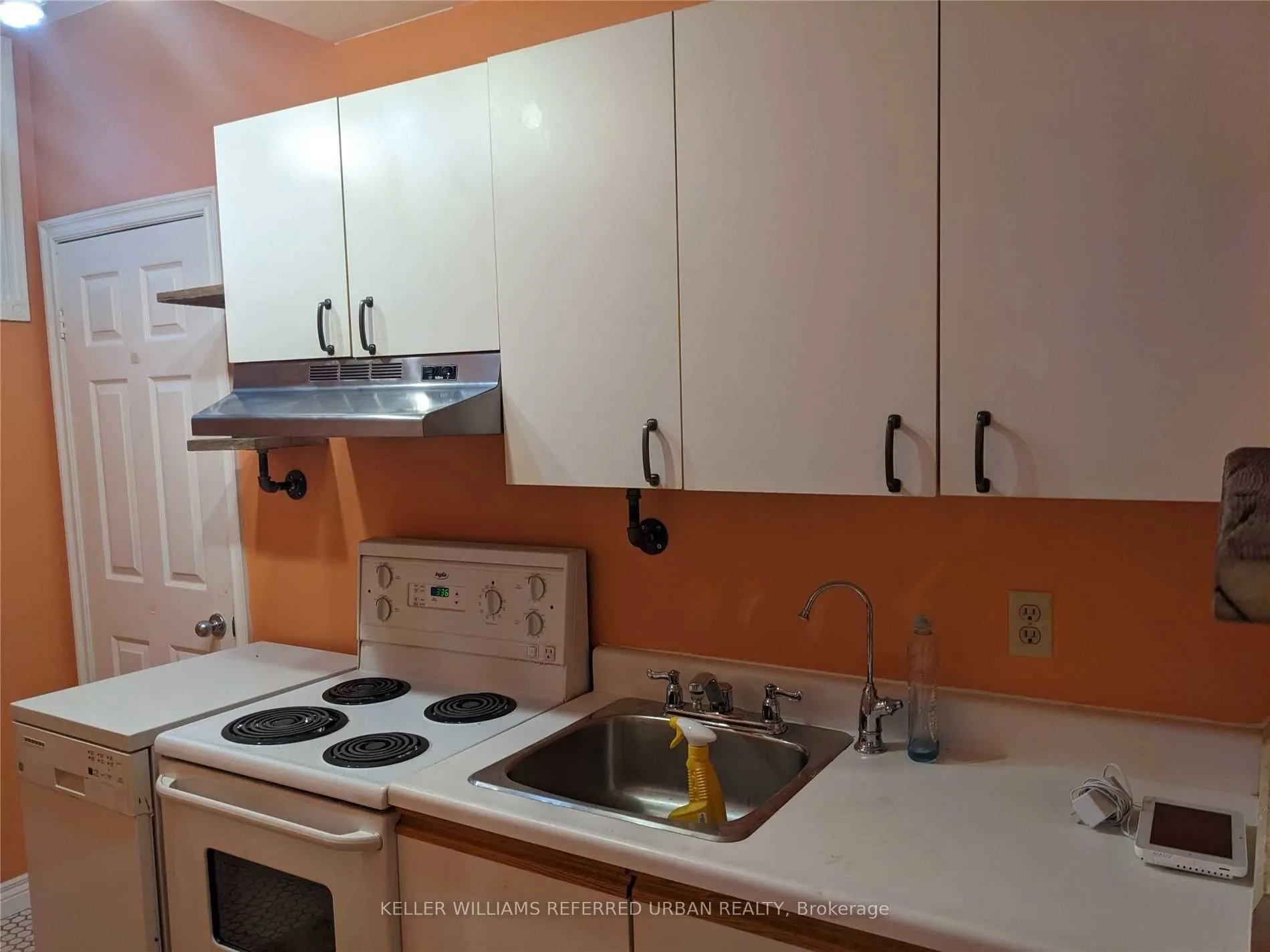 132 Old Surrey Lane, #Lower