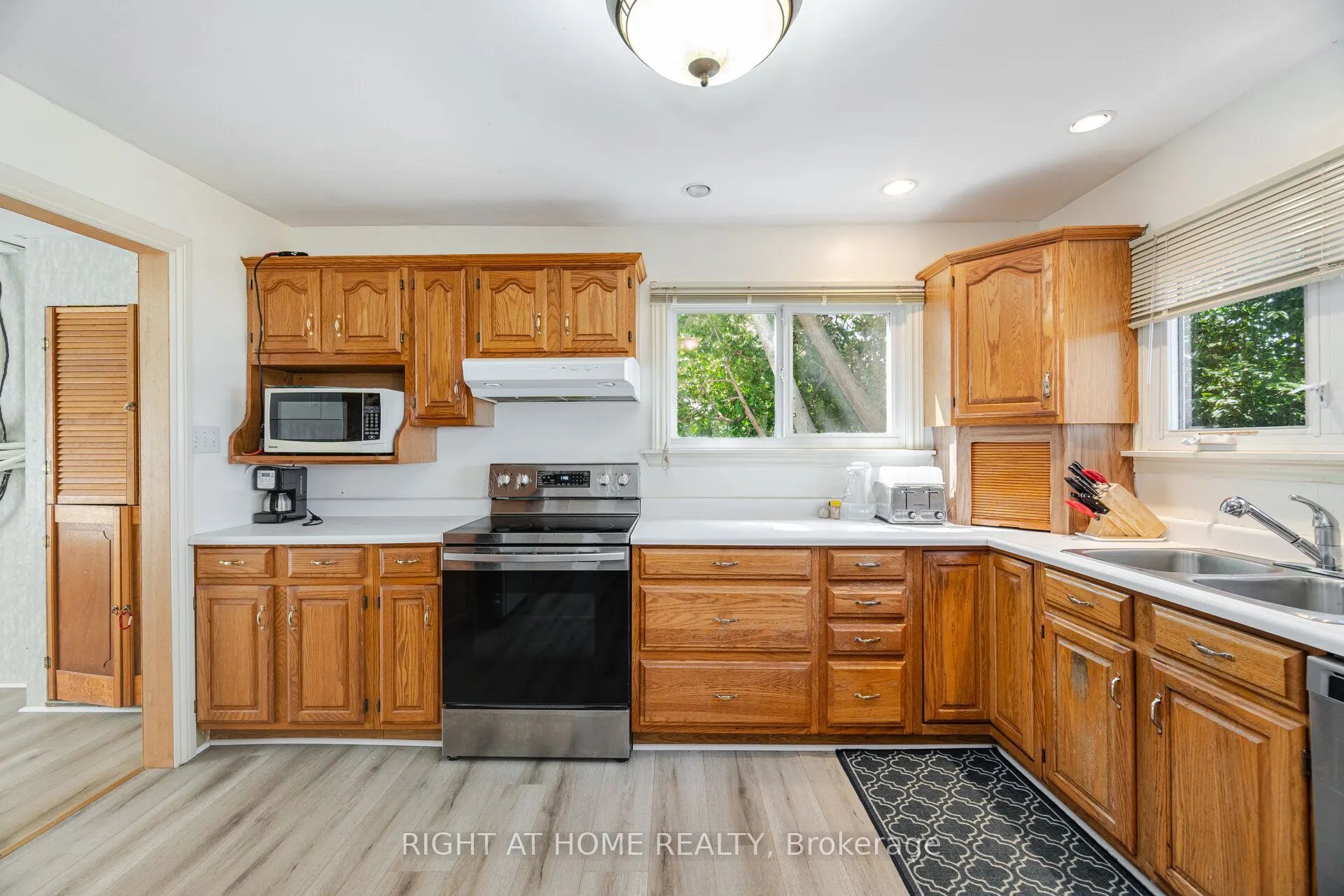 428 Lake Drive S