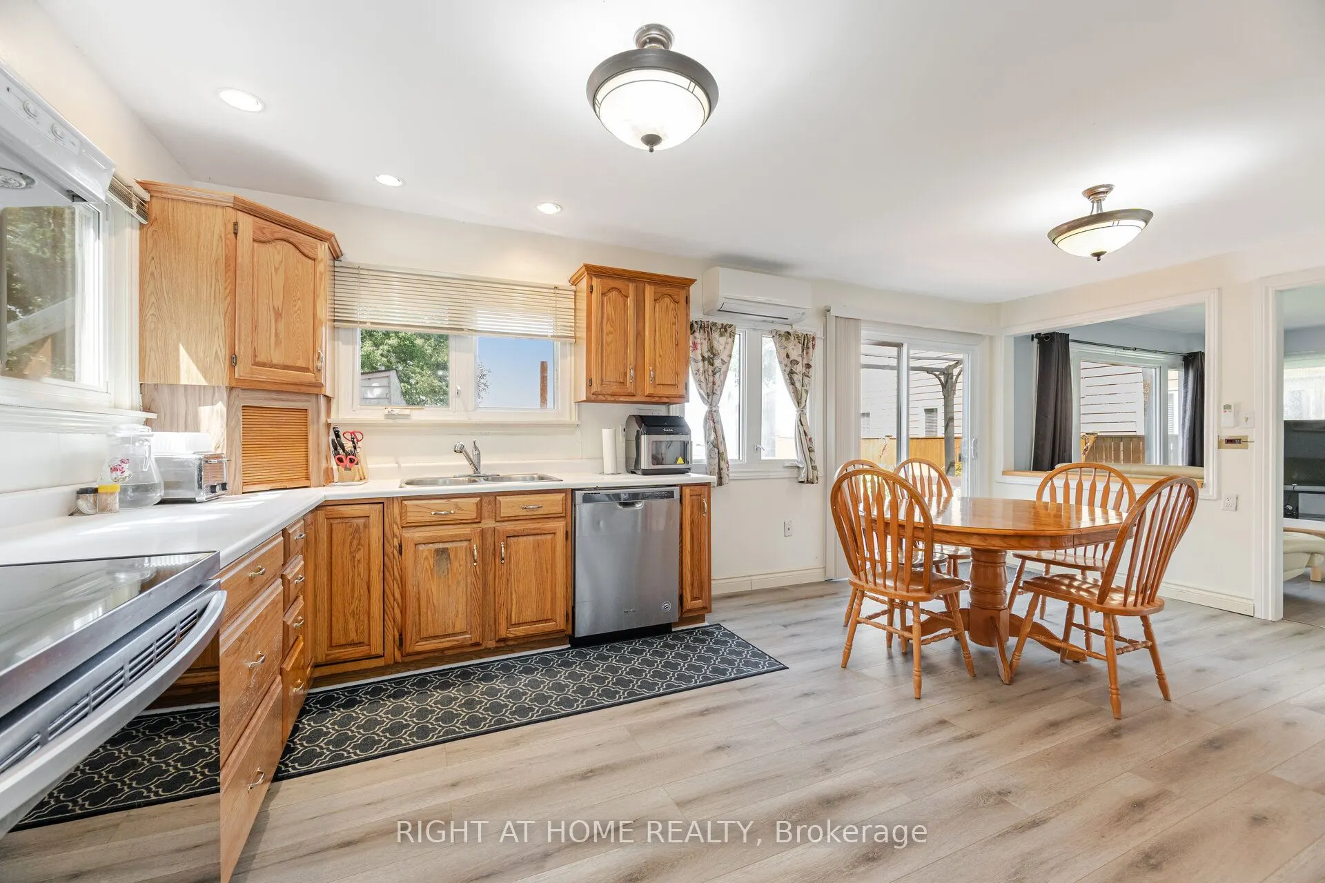 428 Lake Drive S