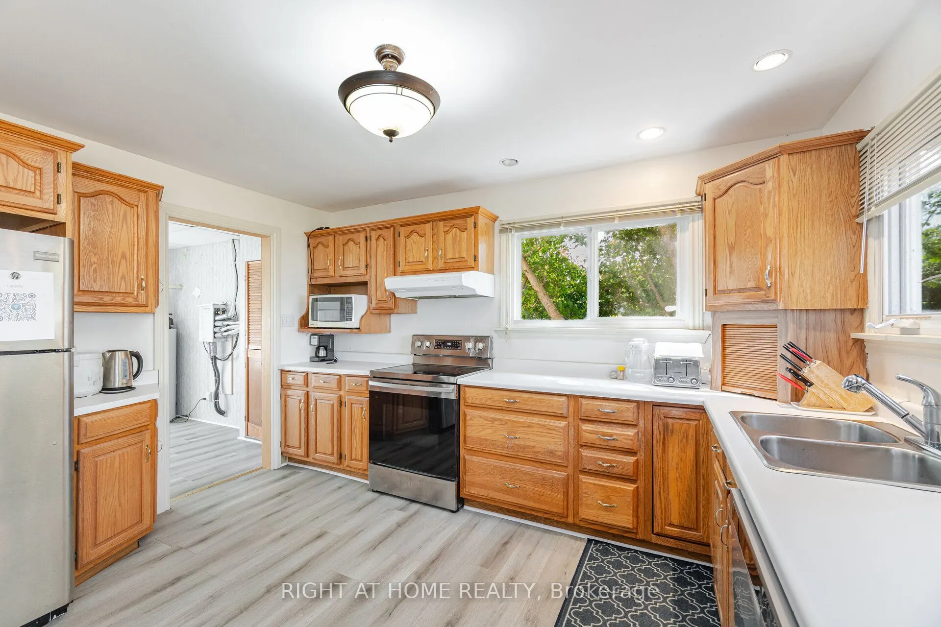 428 Lake Drive S