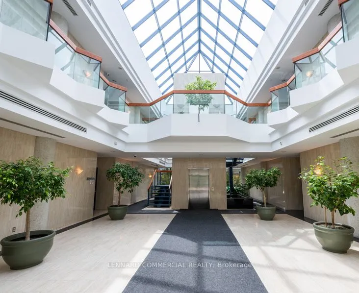 445 Apple Creek Boulevard, #204