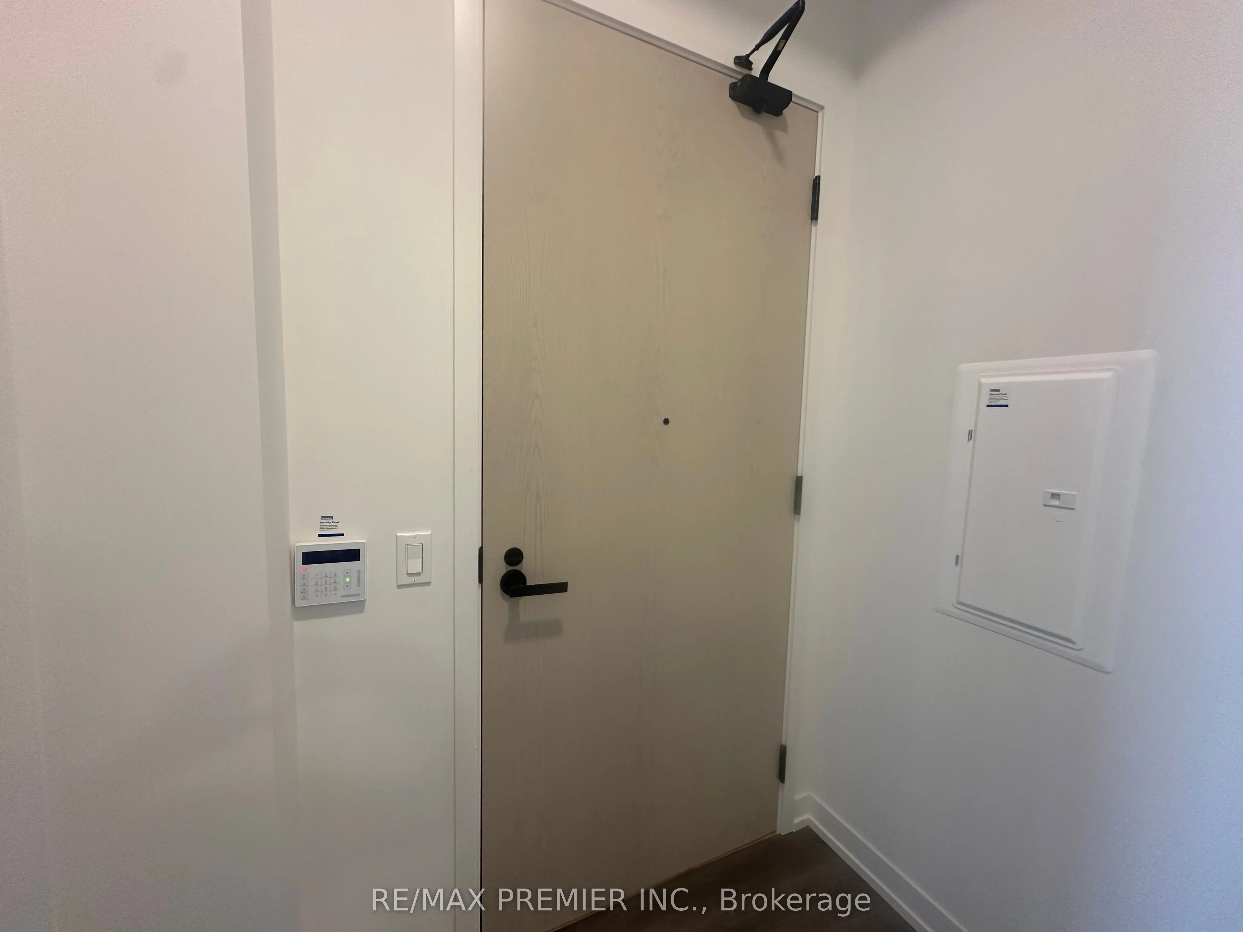 225 COMMERCE Street, #5808