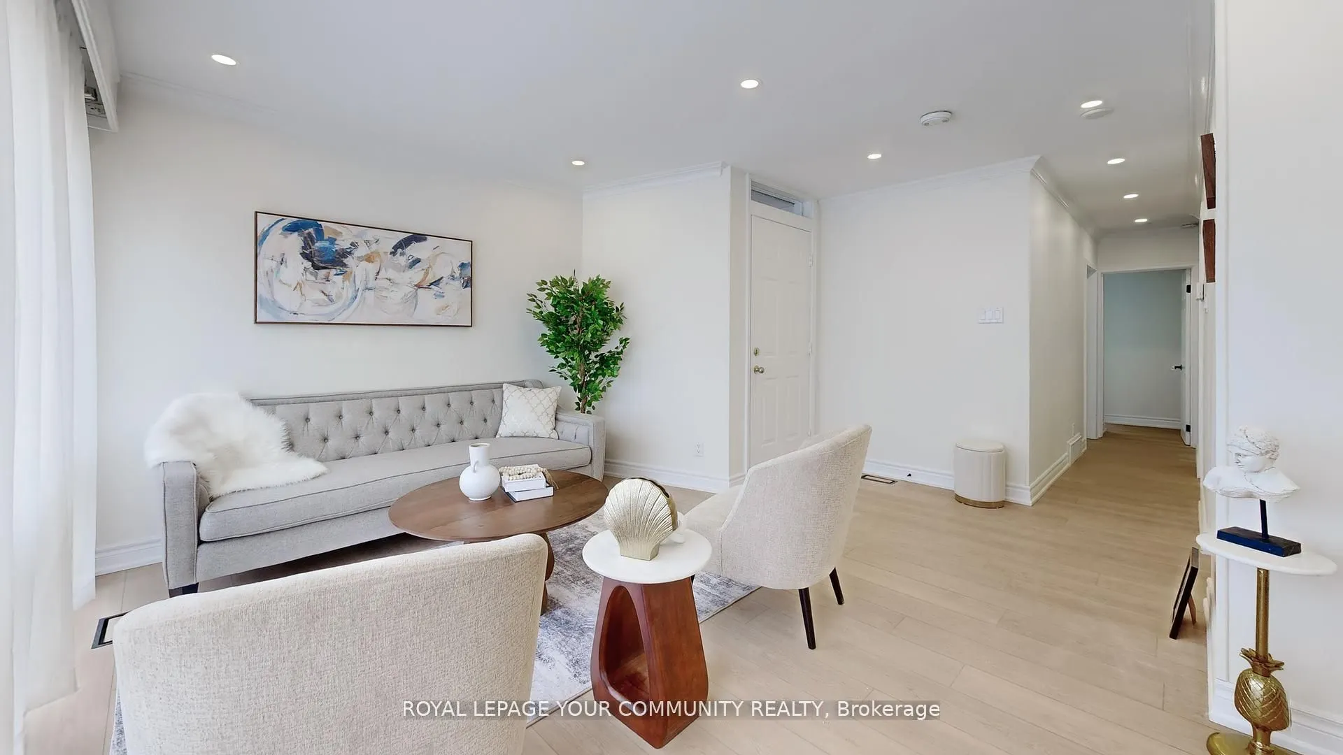 446 Lynett Crescent