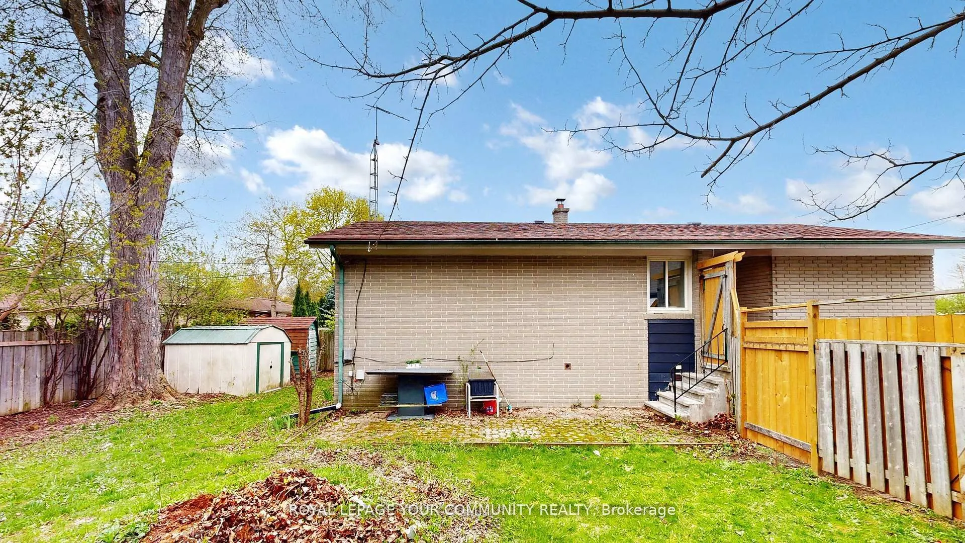 446 Lynett Crescent