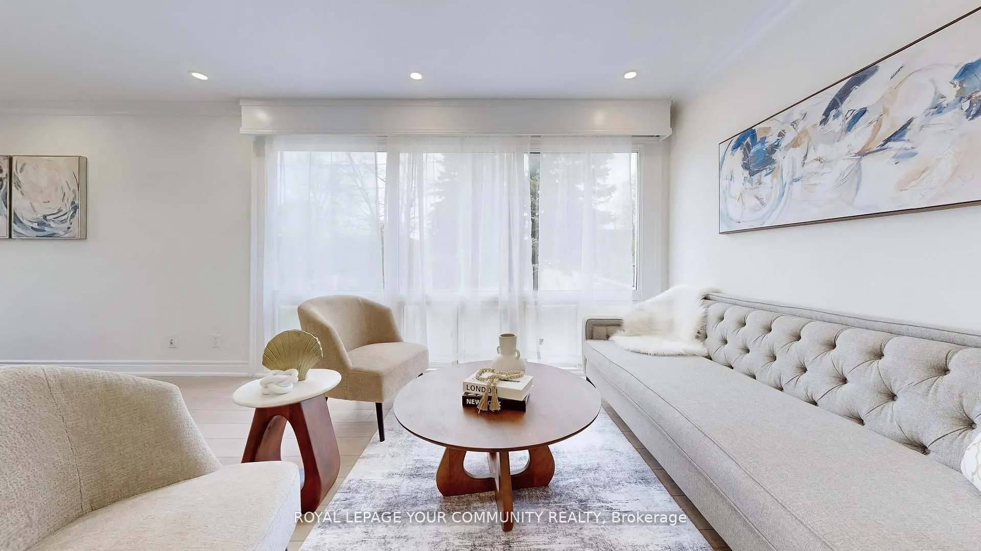 446 Lynett Crescent