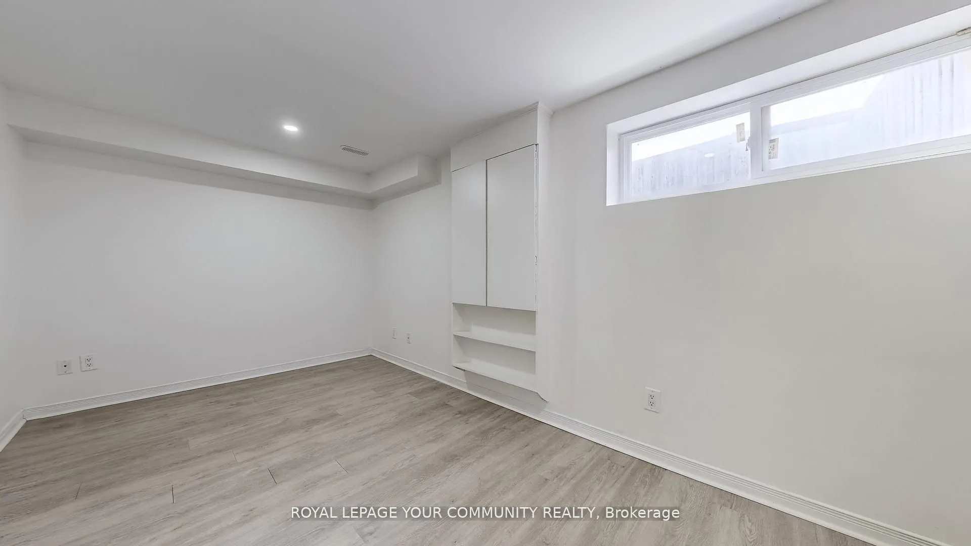 446 Lynett Crescent