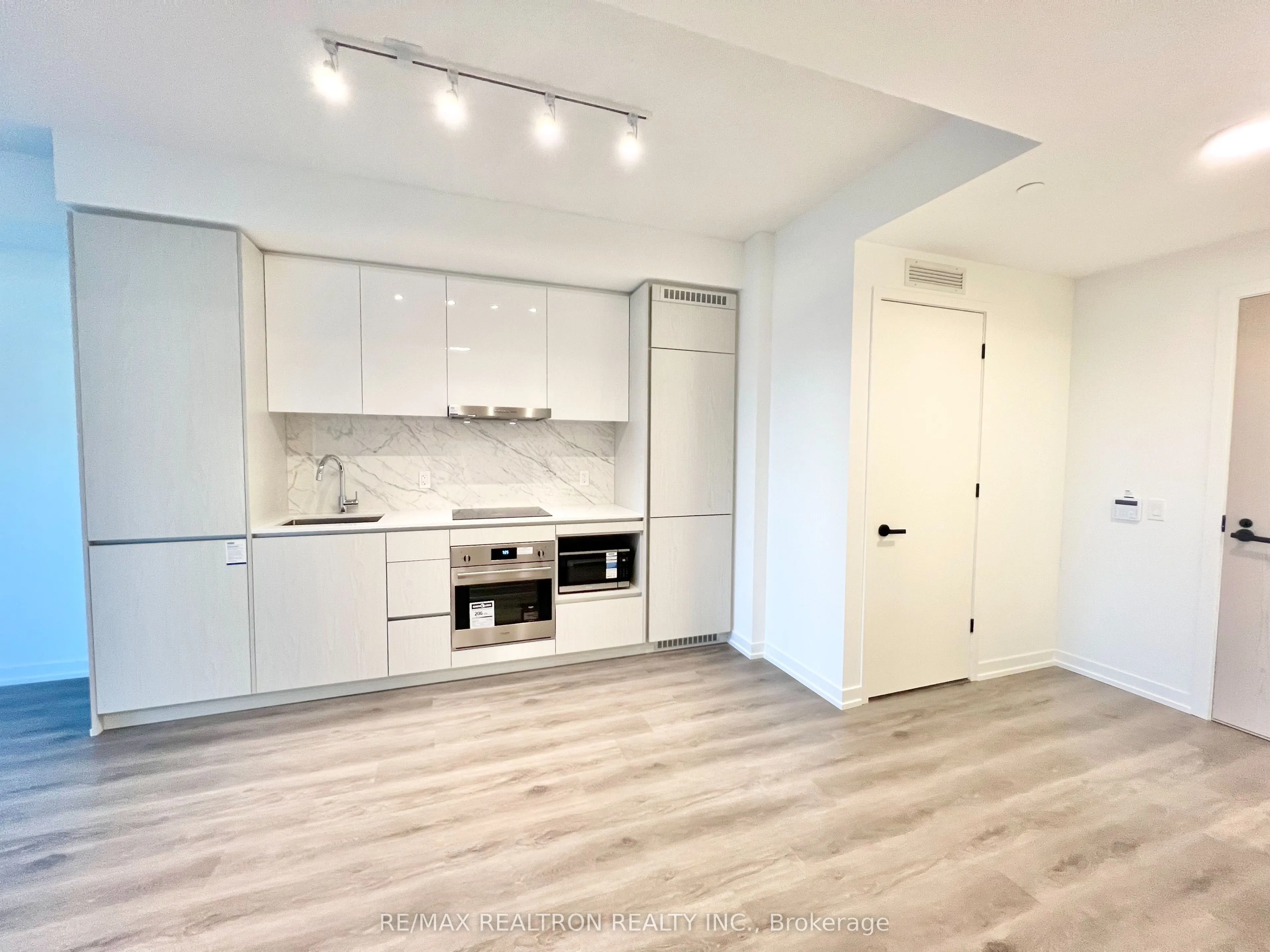 28 Interchange Way, #511