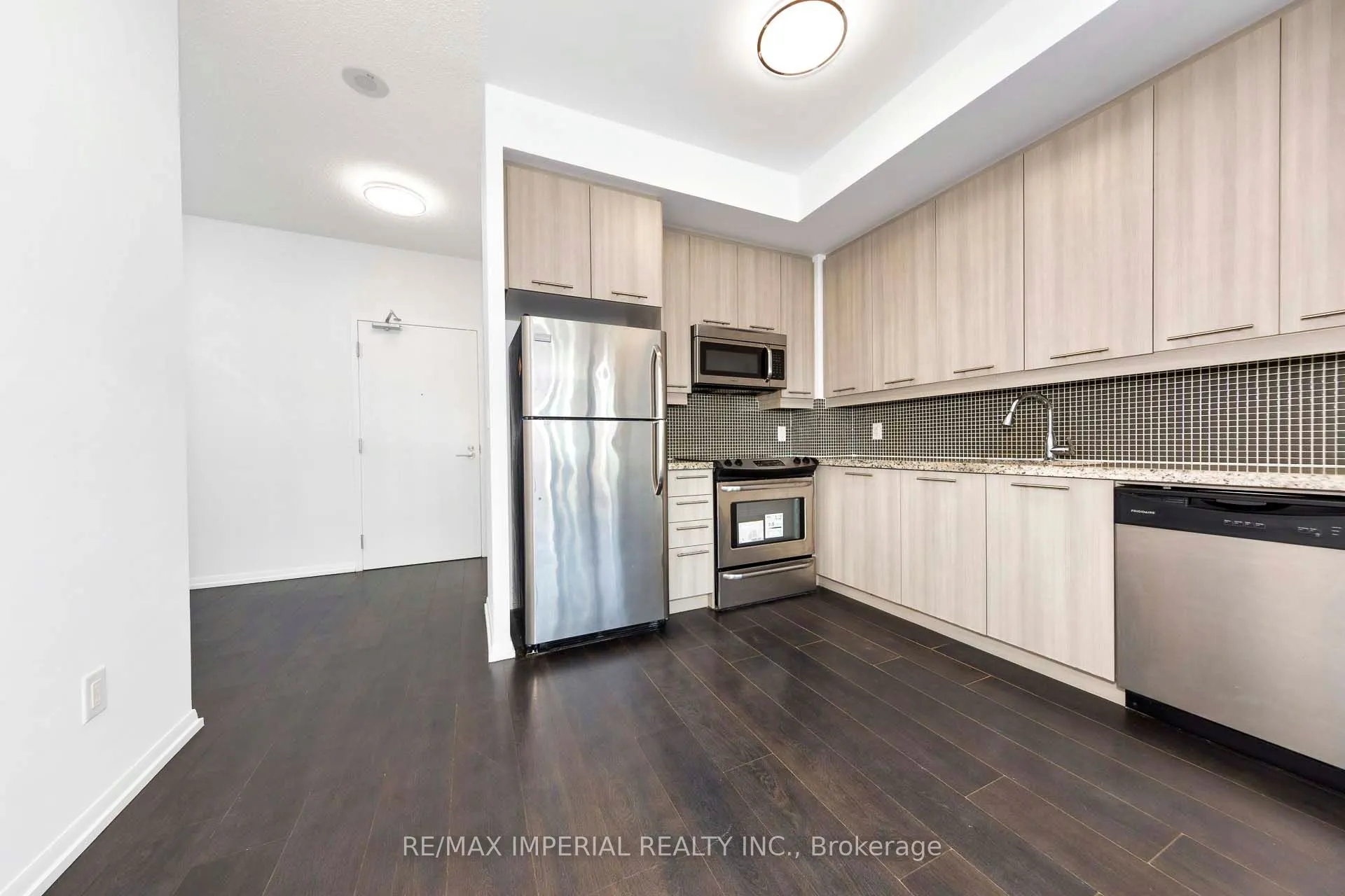 540 bur oak Avenue, #530