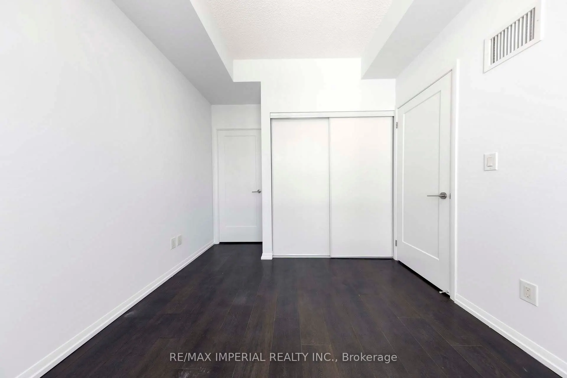540 bur oak Avenue, #530