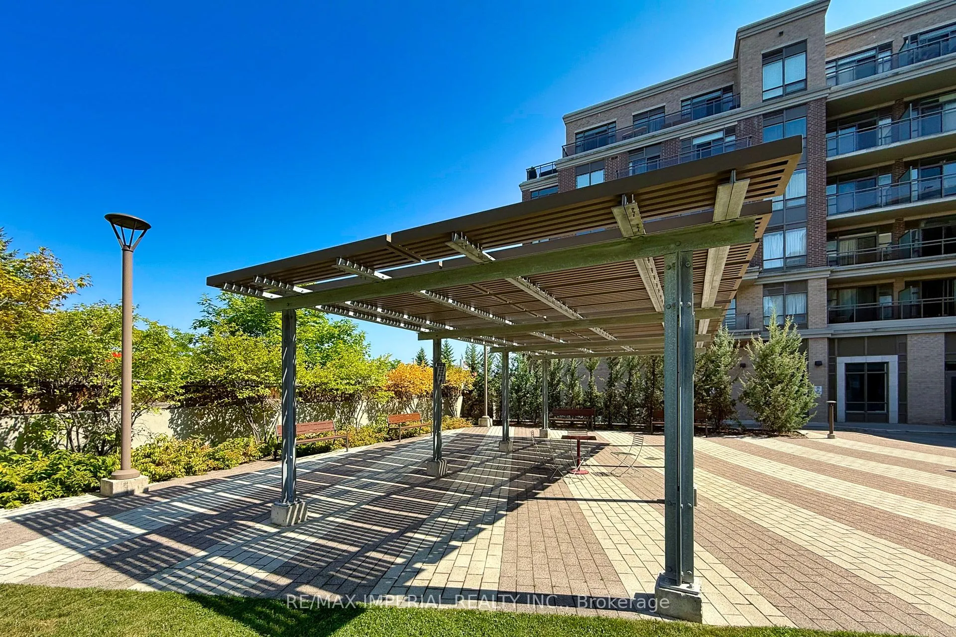 540 bur oak Avenue, #530
