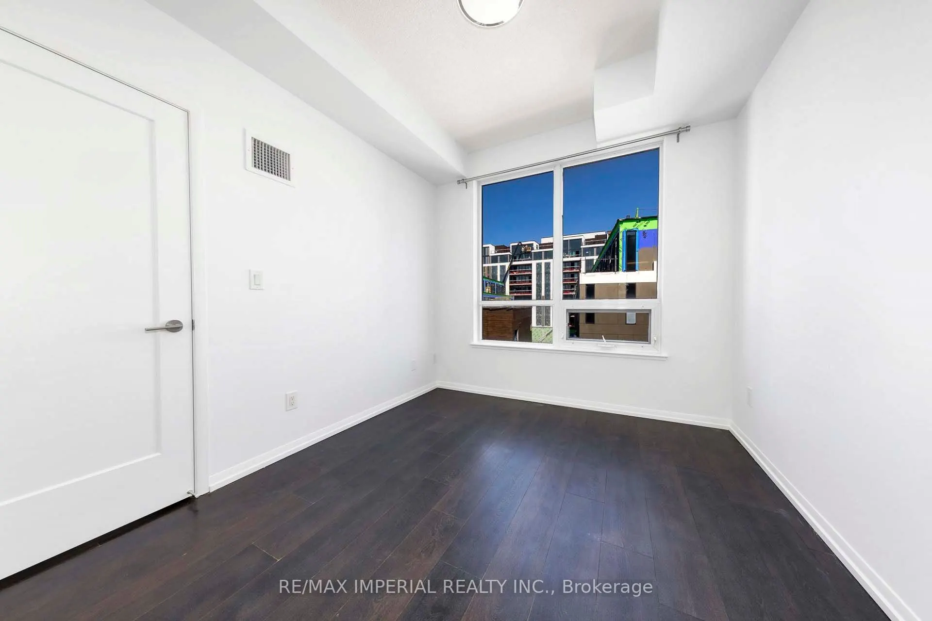 540 bur oak Avenue, #530