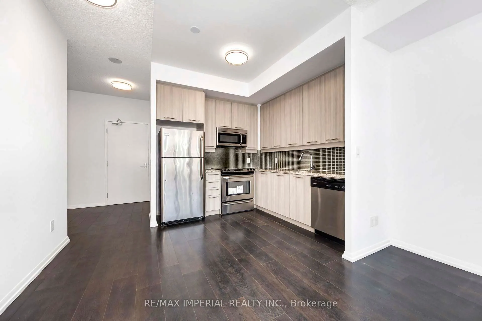 540 bur oak Avenue, #530