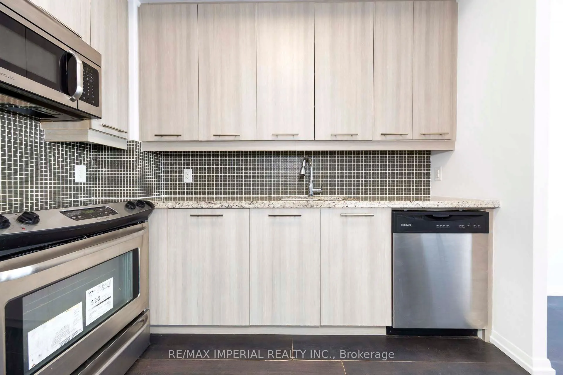 540 bur oak Avenue, #530