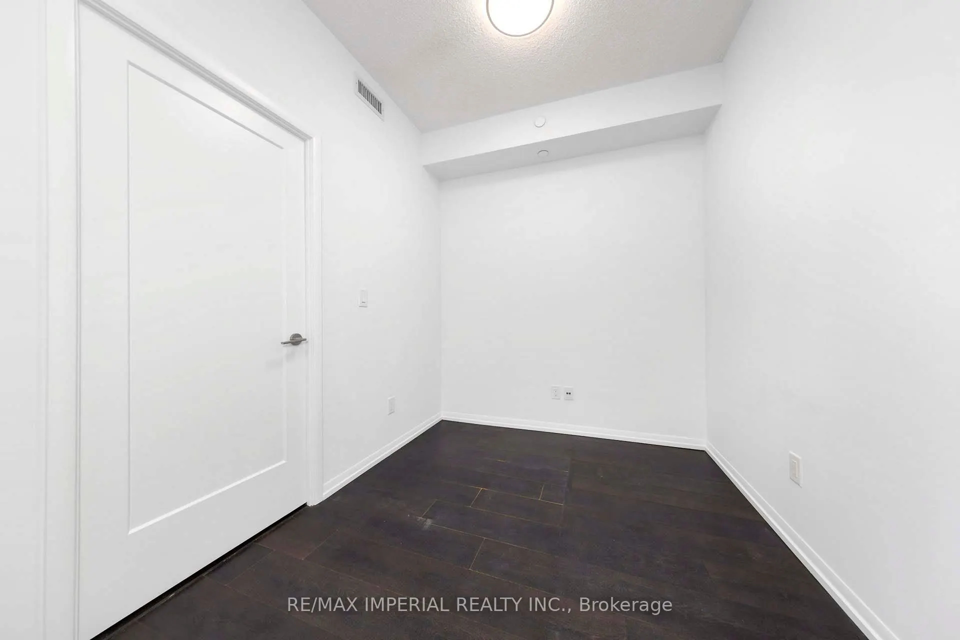 540 bur oak Avenue, #530