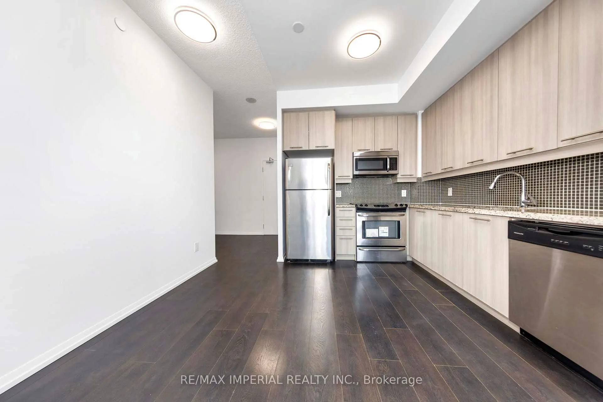 540 bur oak Avenue, #530