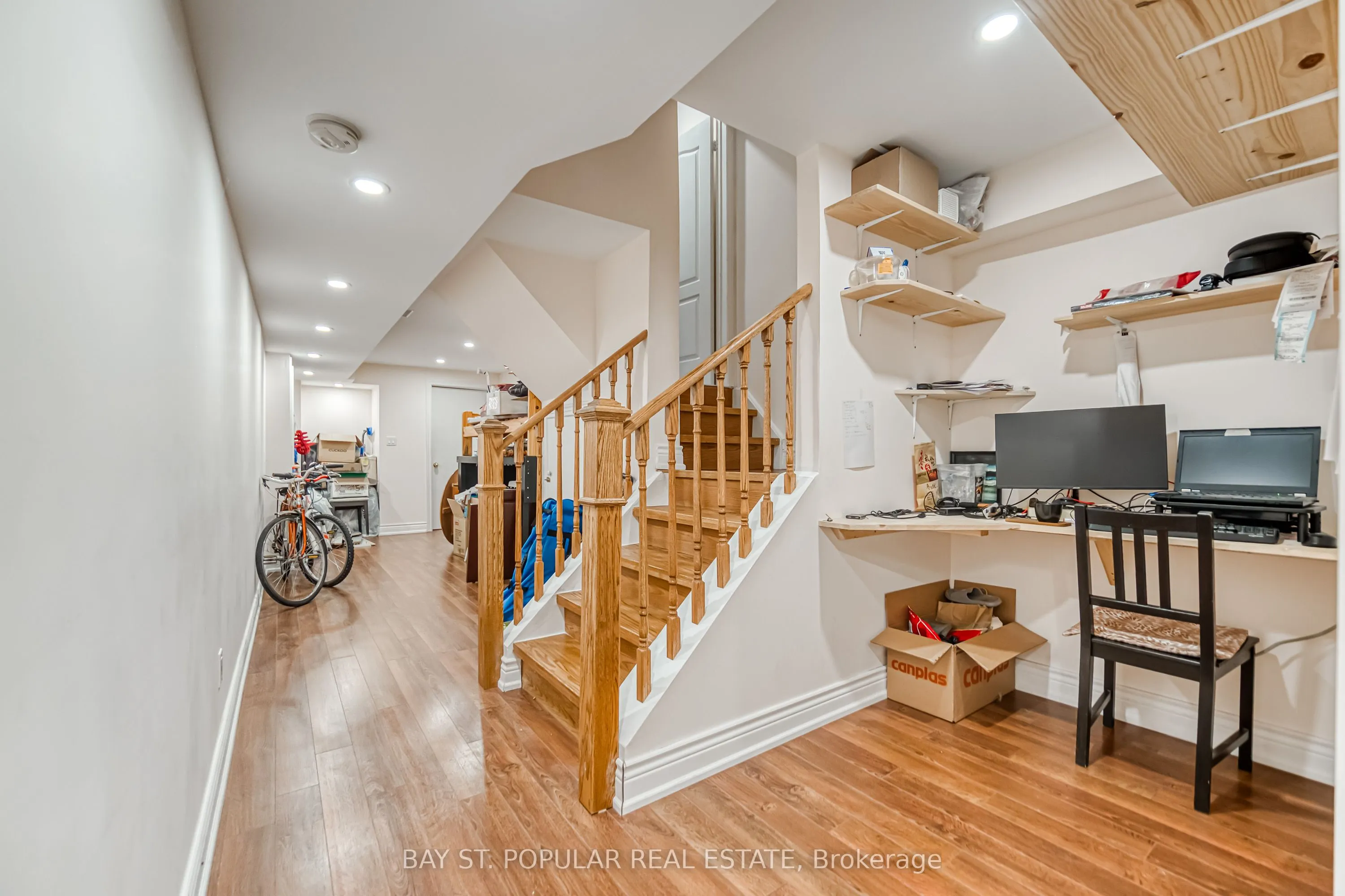 121 Hillwood Street