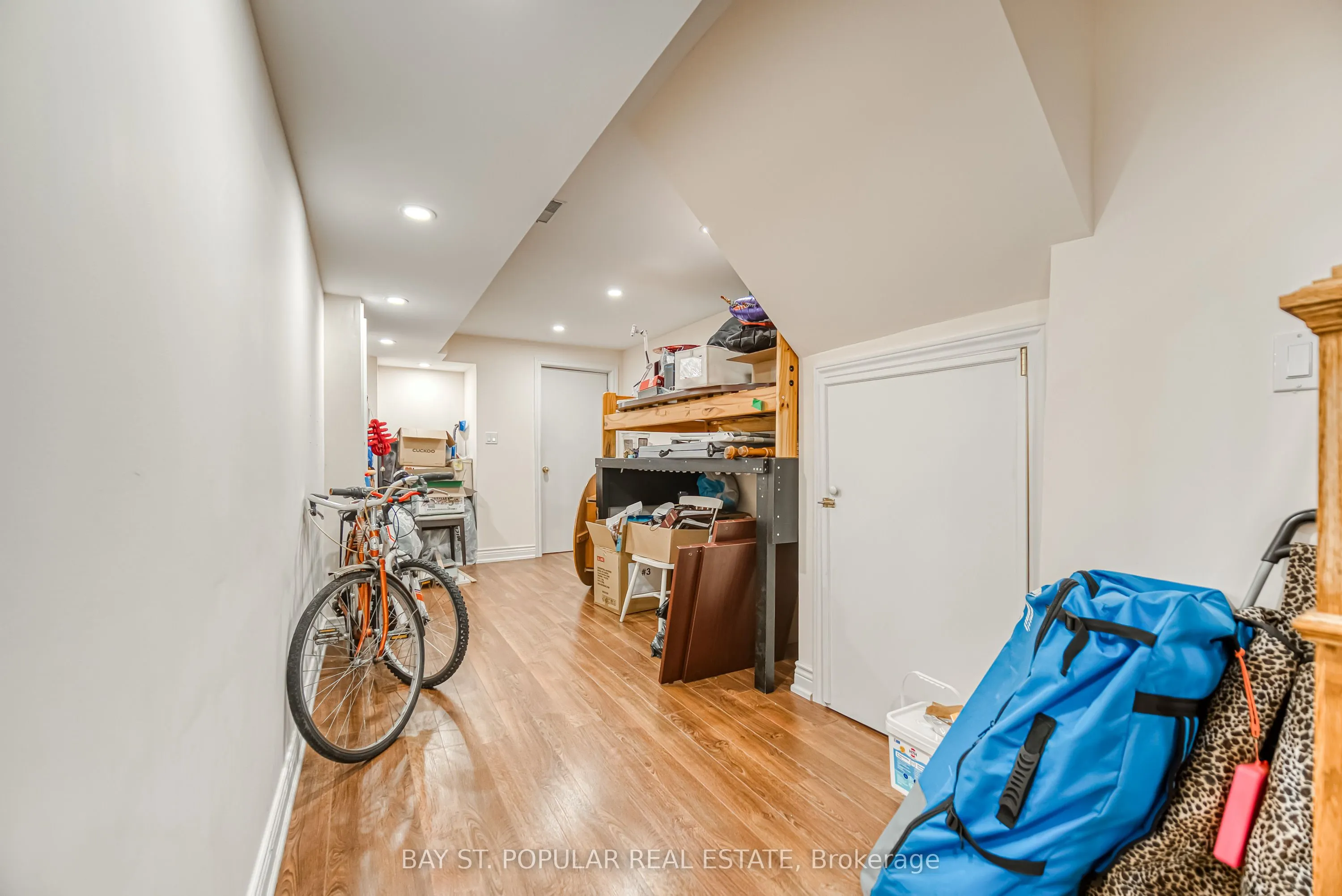 121 Hillwood Street