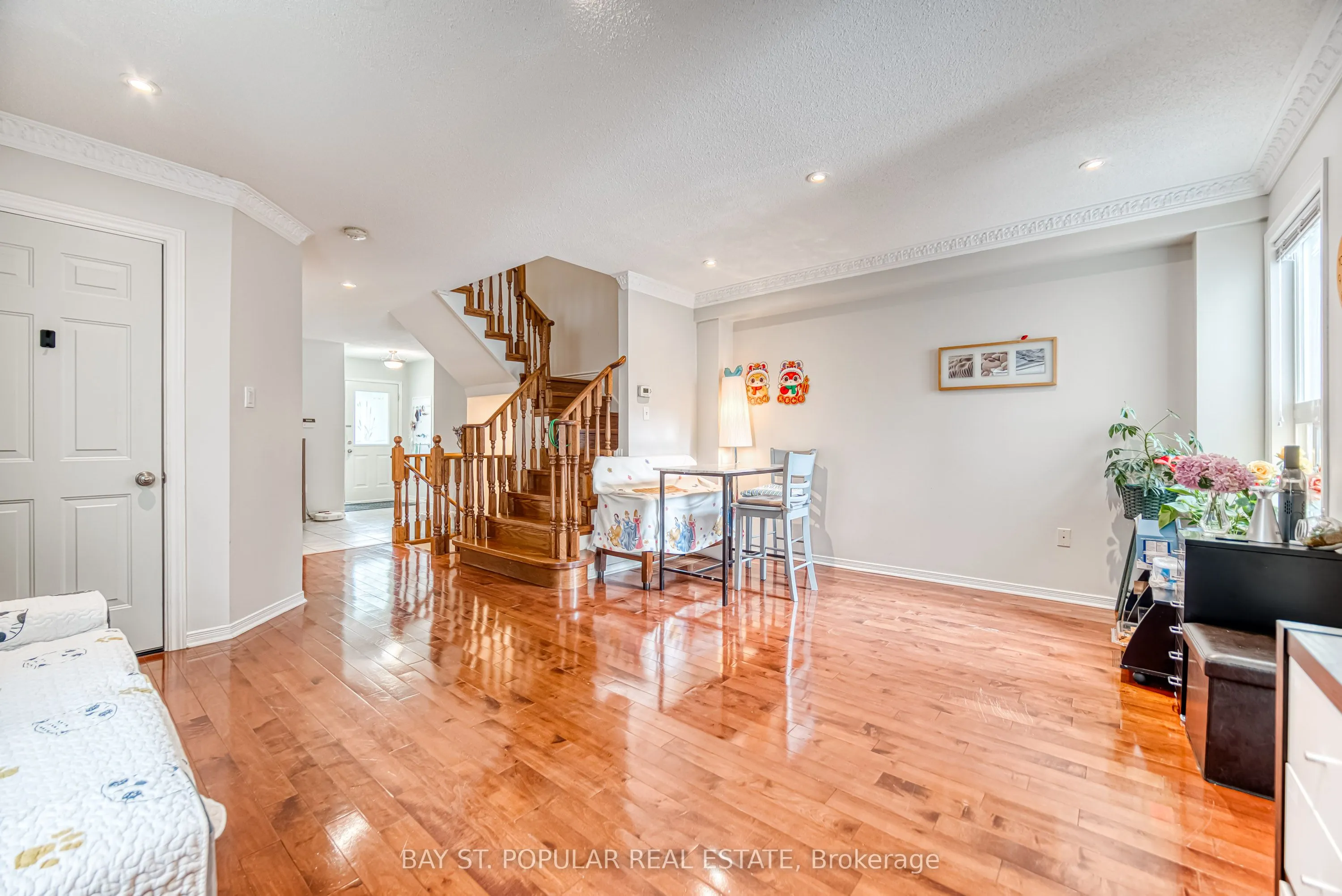 121 Hillwood Street