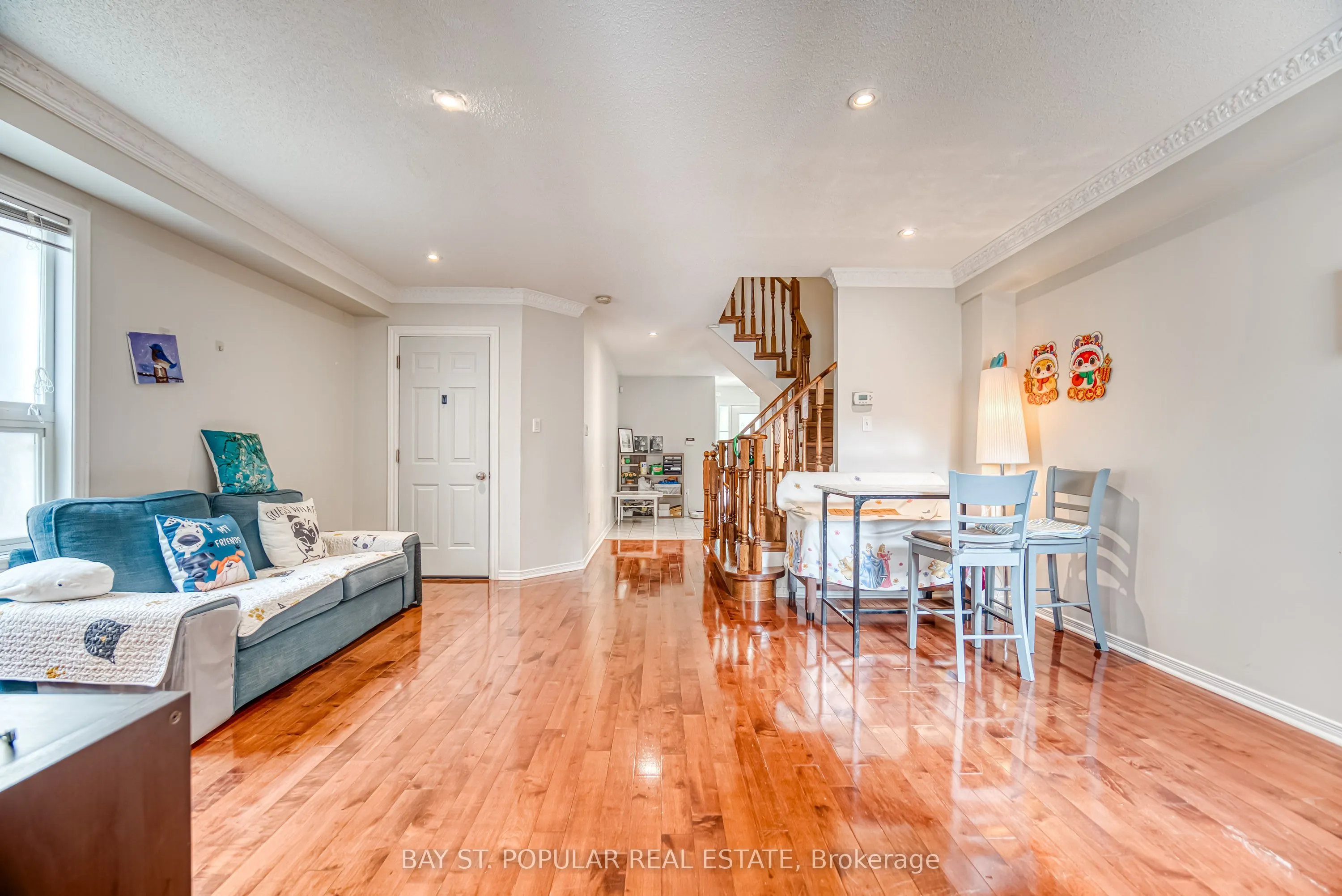 121 Hillwood Street