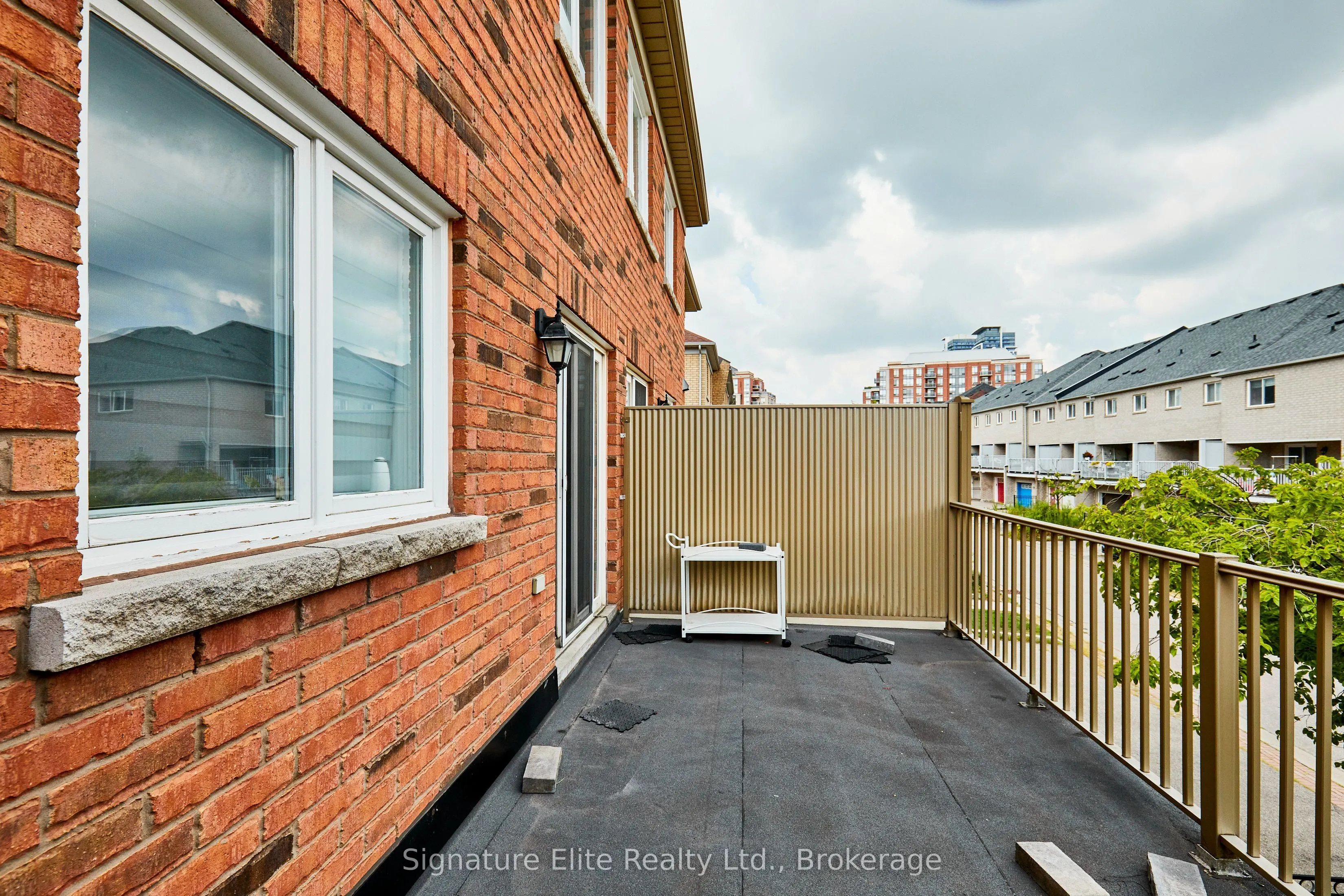 158 Galleria Parkway