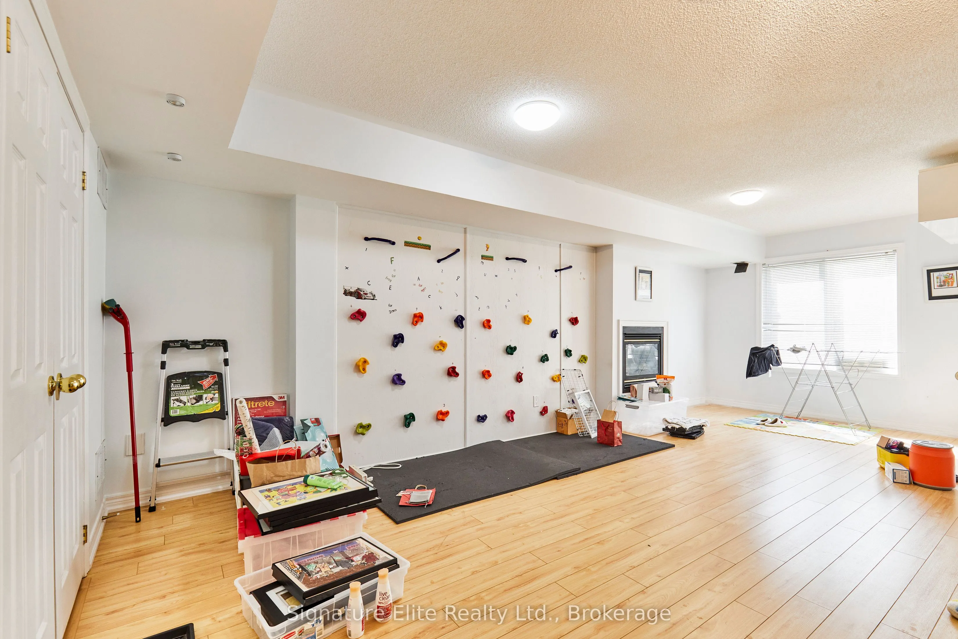 158 Galleria Parkway