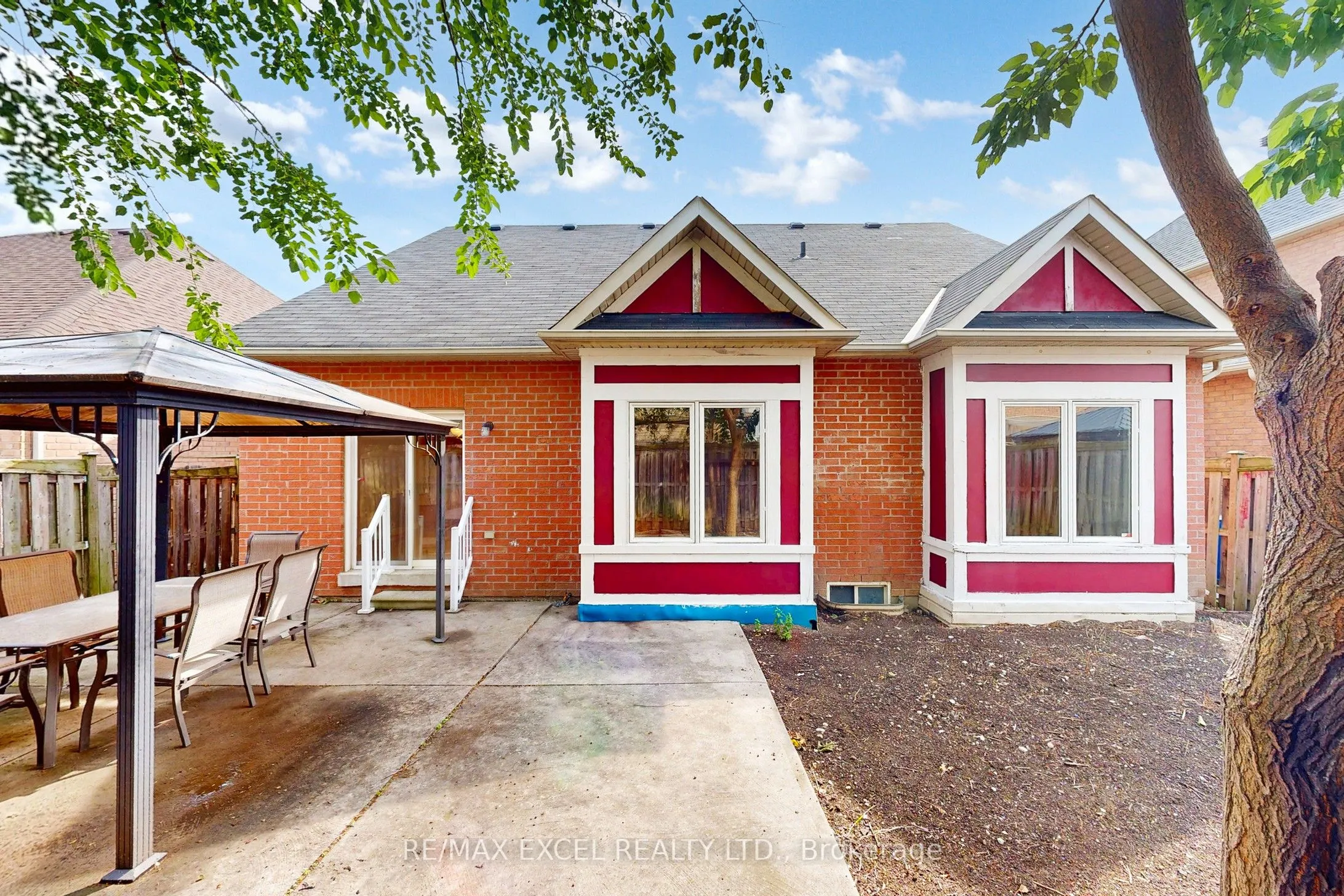 38 Ayhart Street