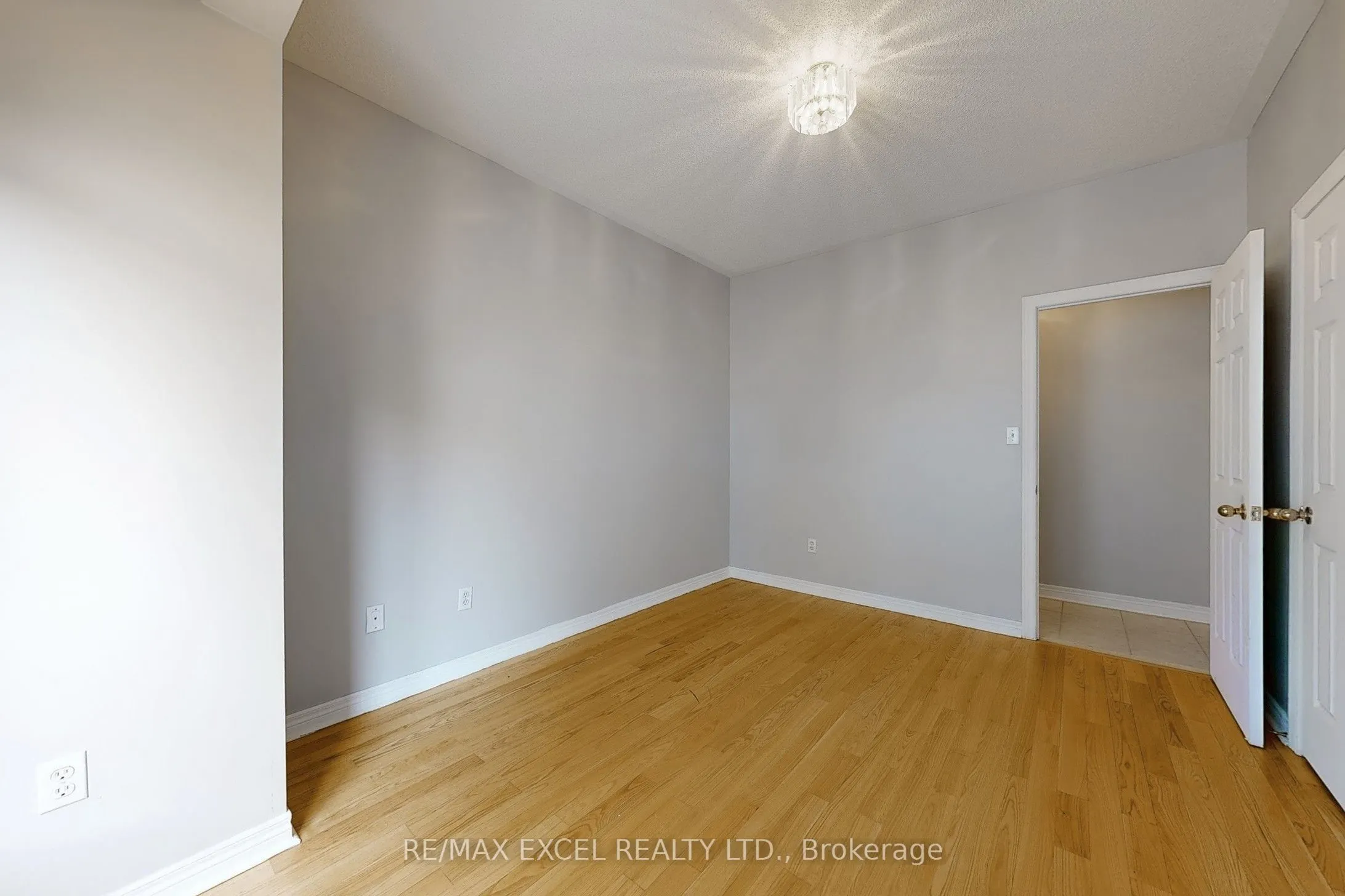 38 Ayhart Street