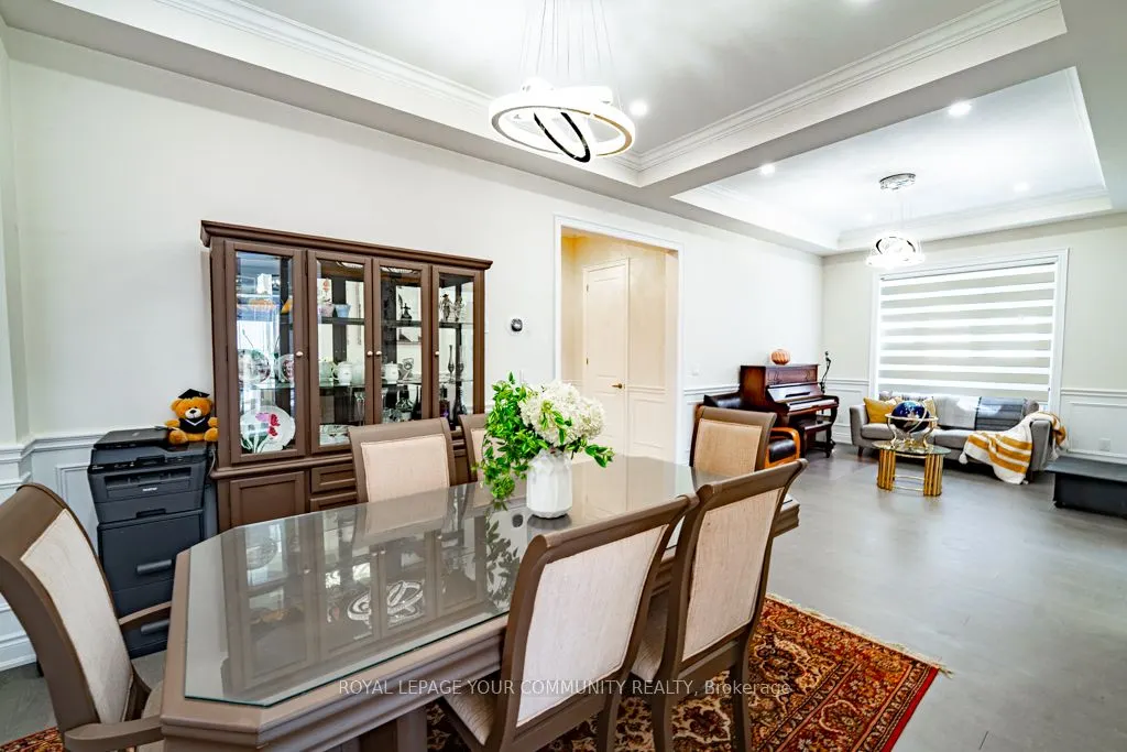 18 Maple Fields Circle W